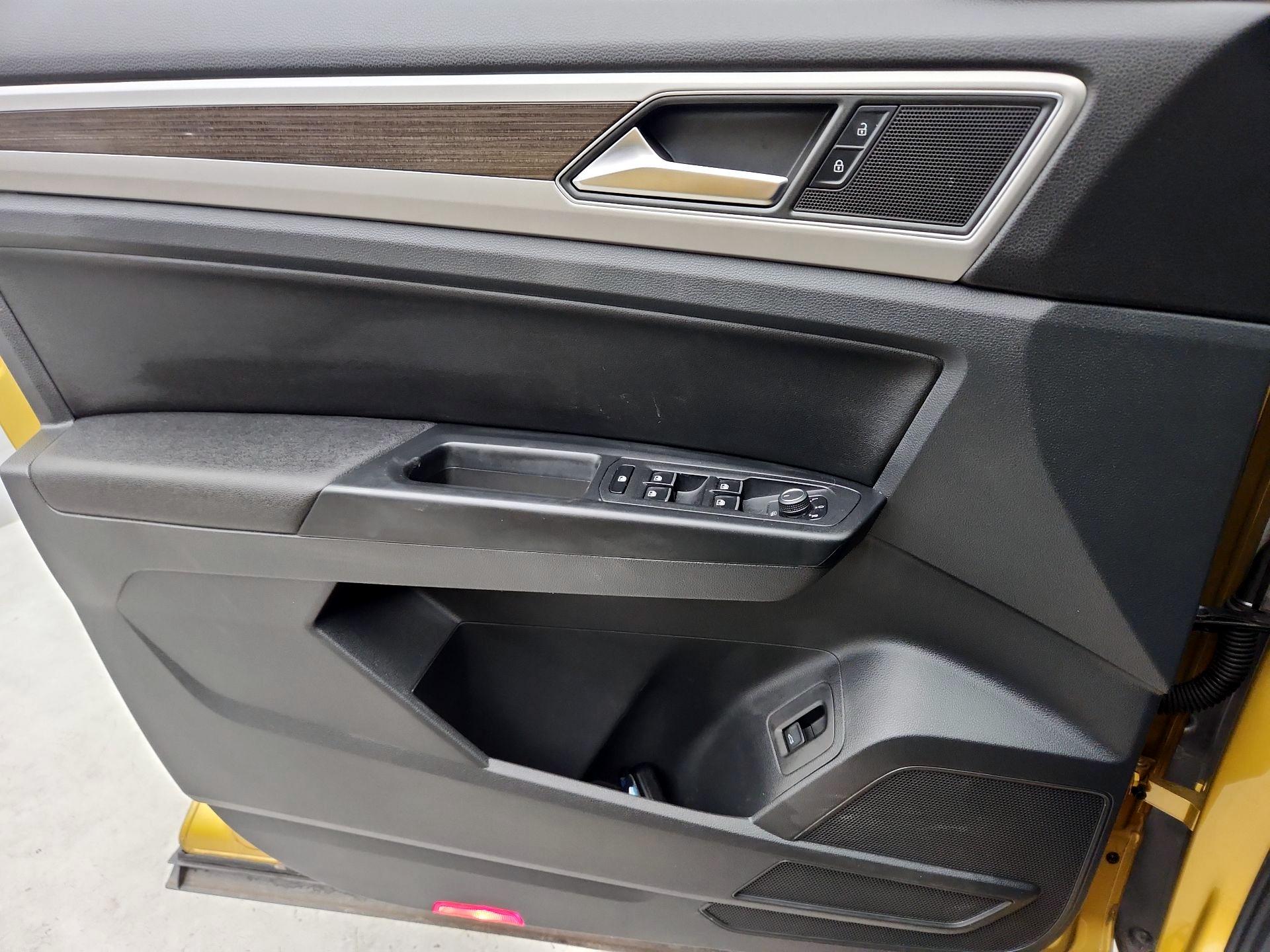 Thumbnail: 2018 Volkswagen Atlas - 12