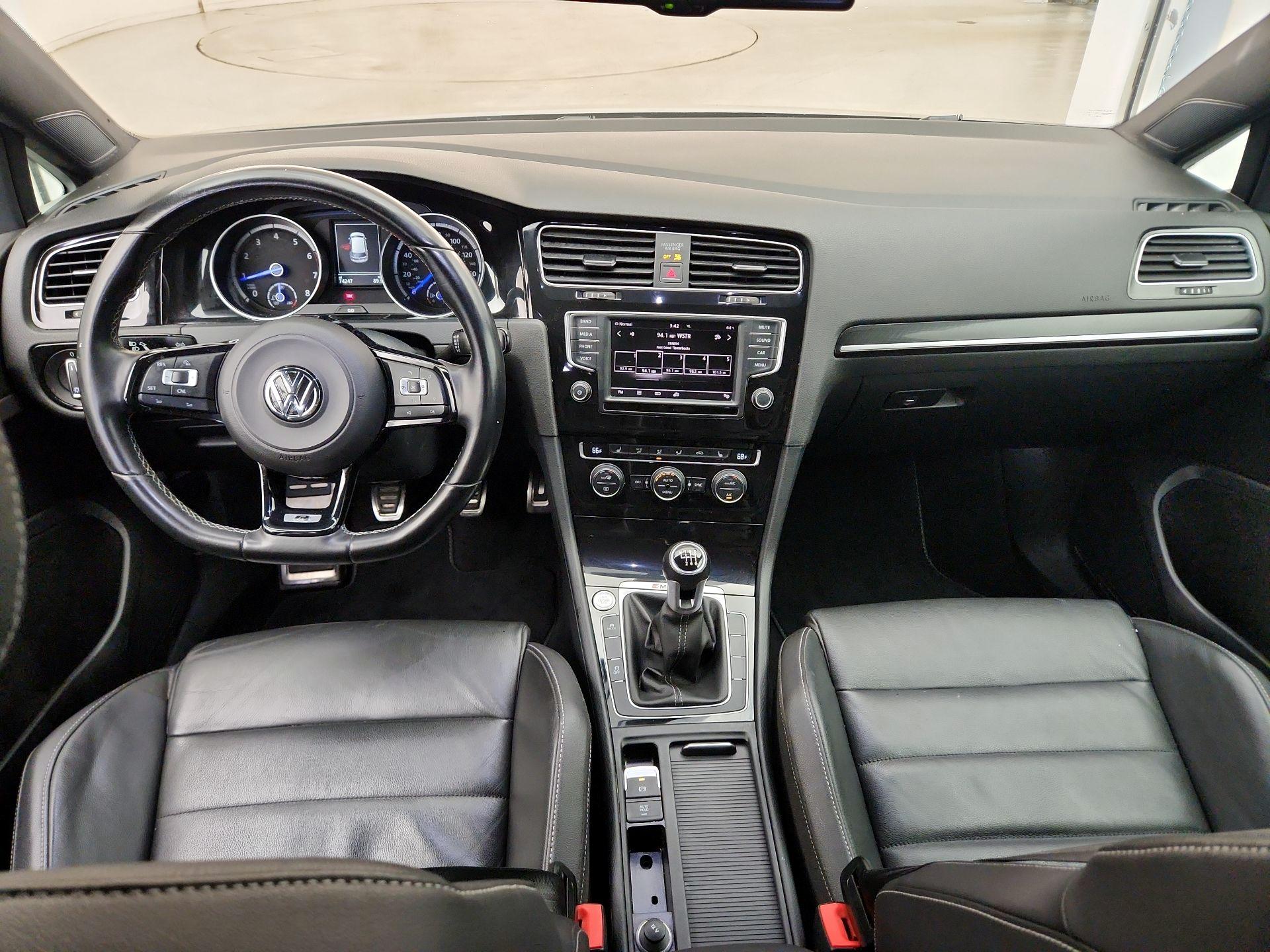 Thumbnail: 2016 Volkswagen Golf - 9