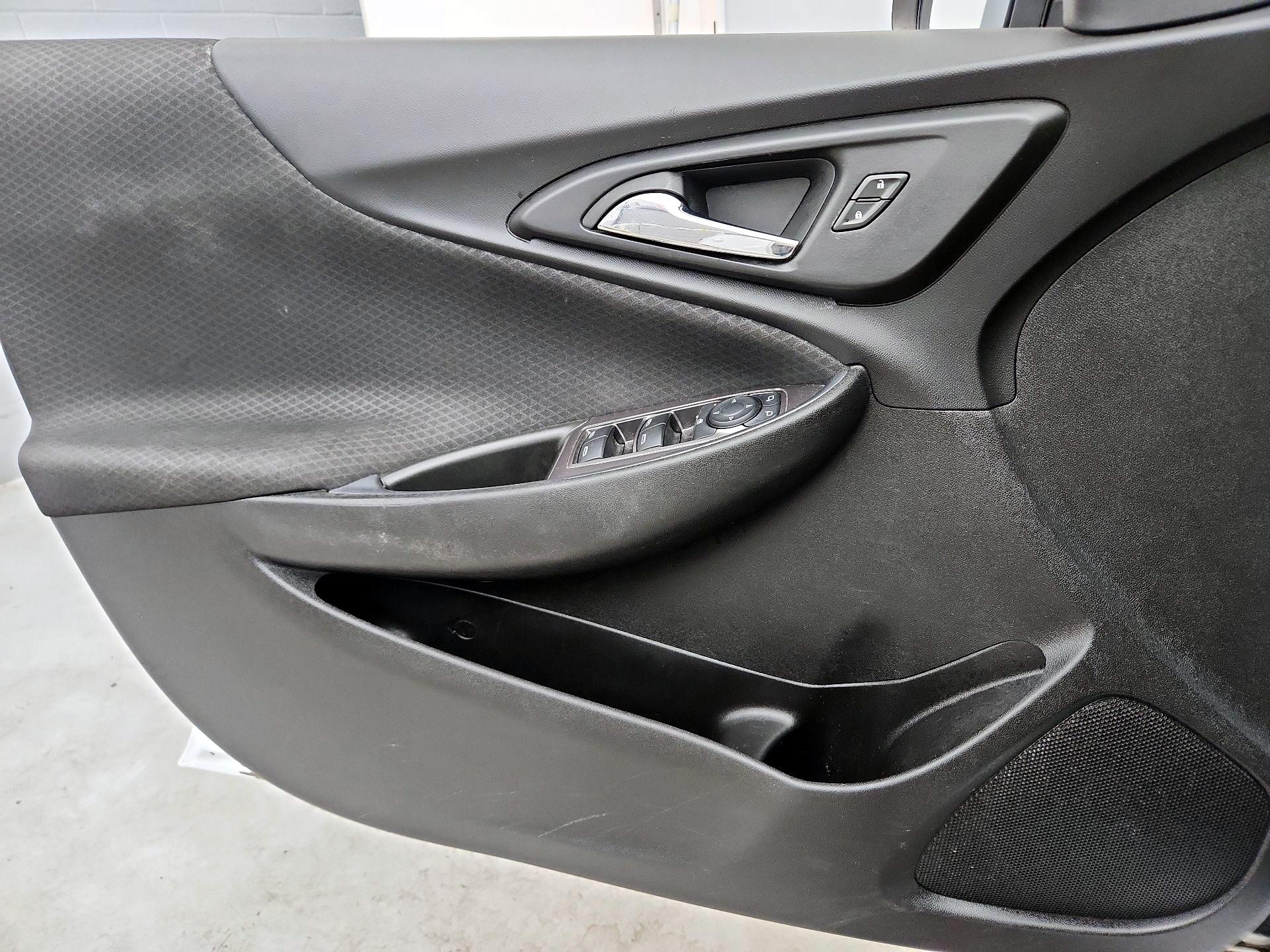 Thumbnail: 2019 Chevrolet Malibu - 12