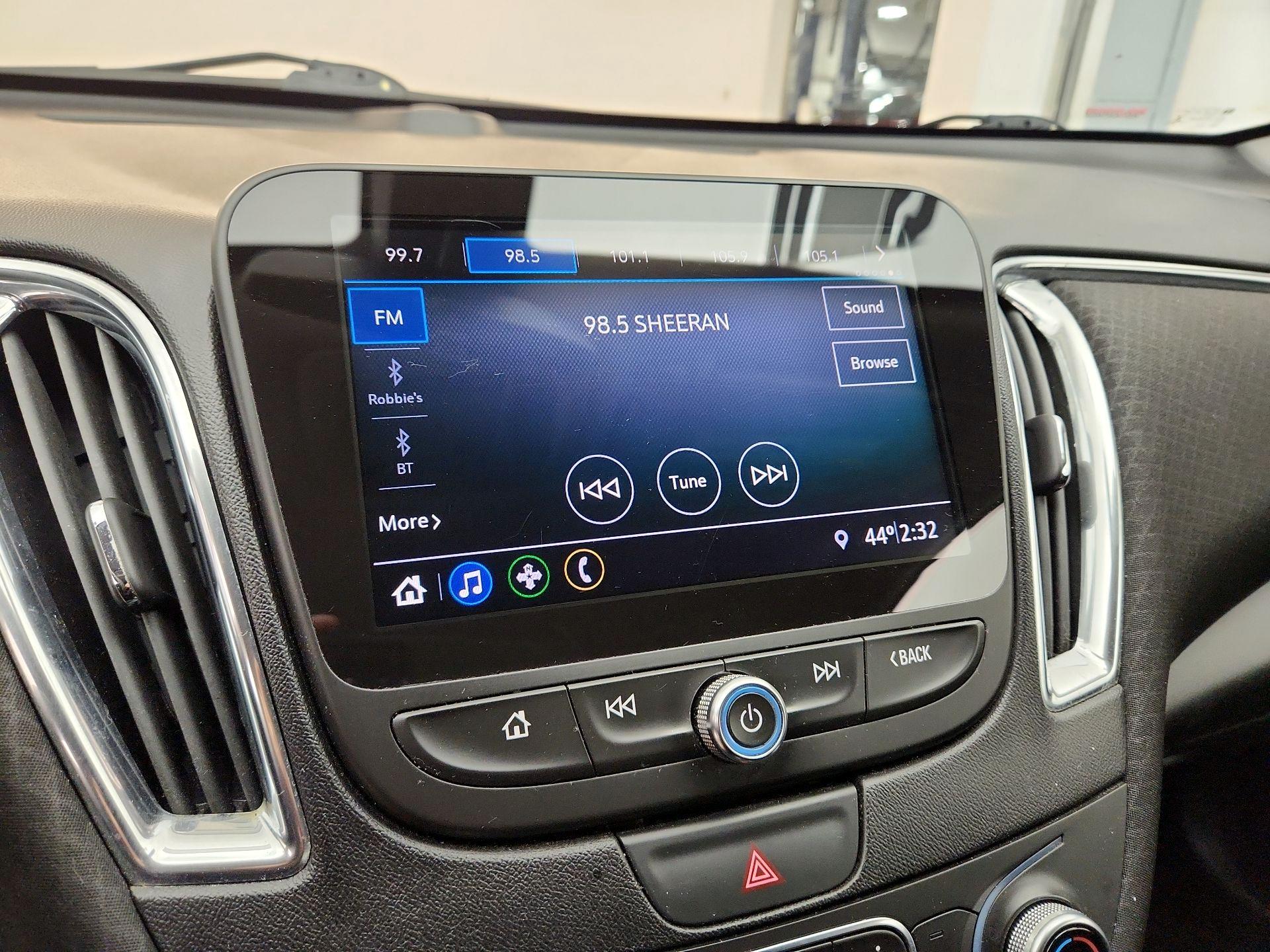 Thumbnail: 2019 Chevrolet Malibu - 15