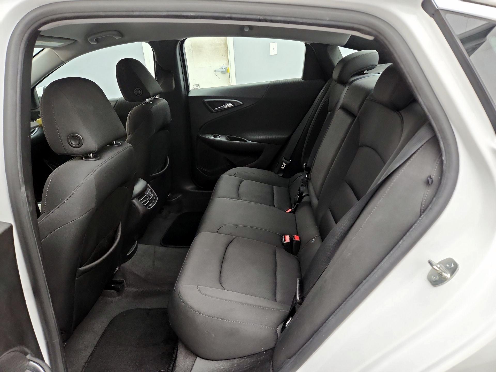 Thumbnail: 2019 Chevrolet Malibu - 19