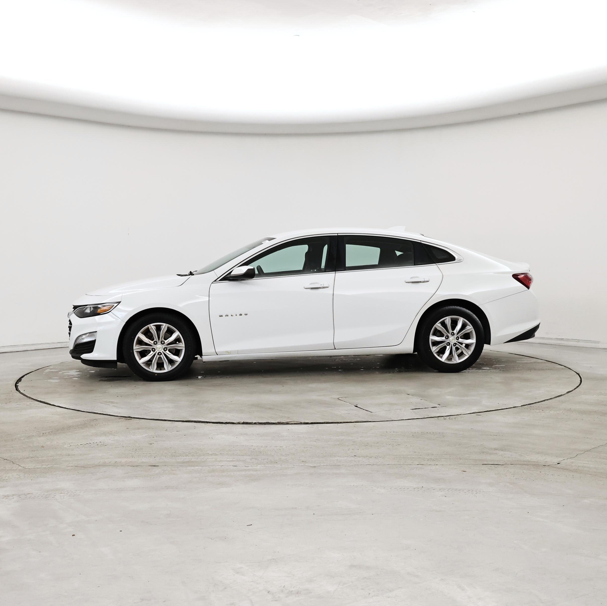 Thumbnail: 2019 Chevrolet Malibu - 3