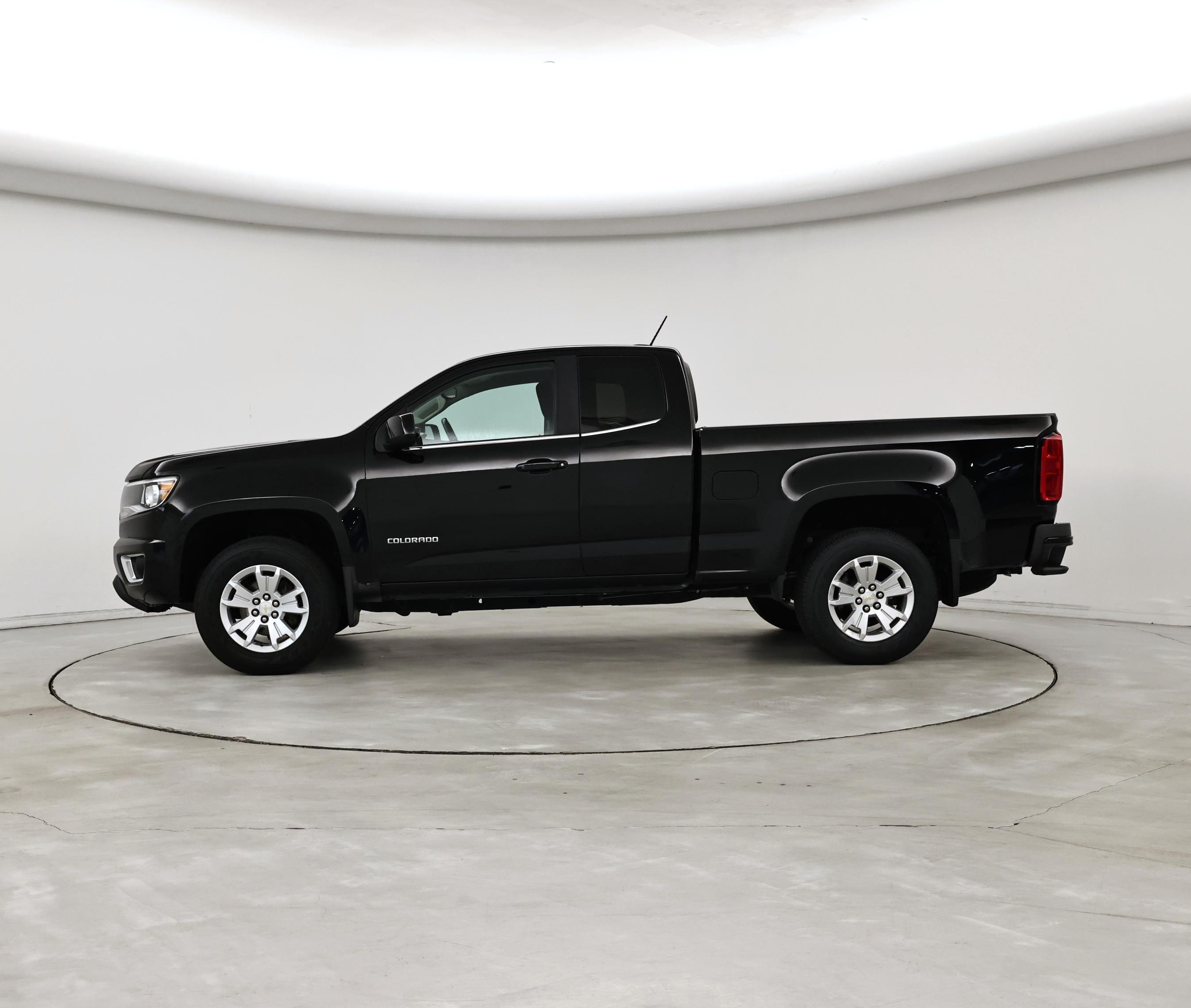 Thumbnail: 2017 Chevrolet Colorado - 3