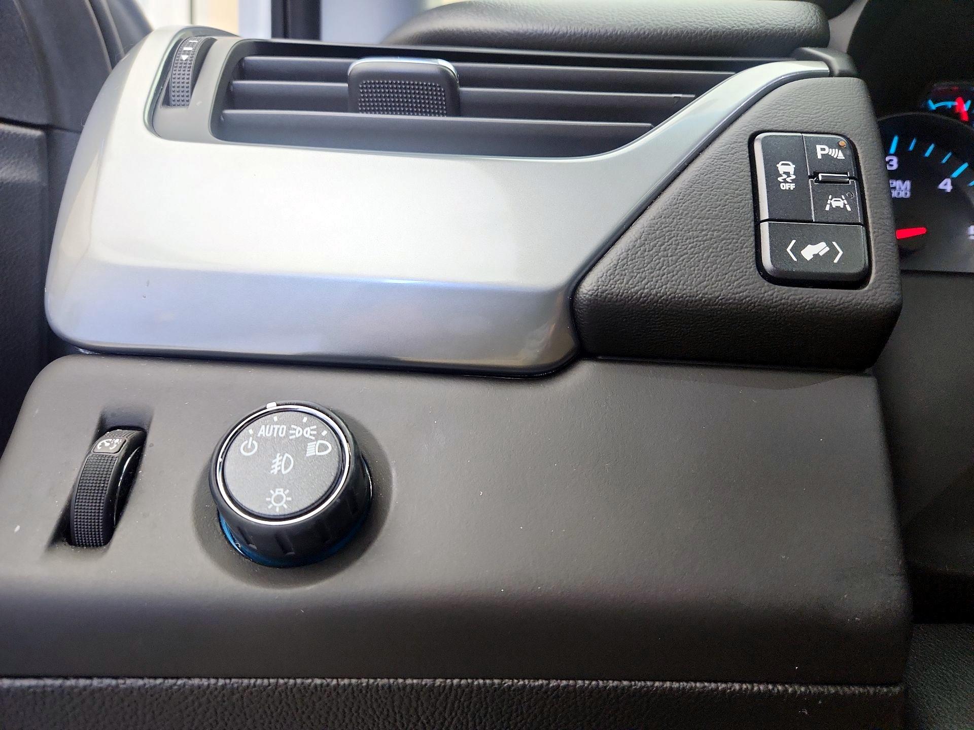 Thumbnail: 2019 Chevrolet Suburban - 13