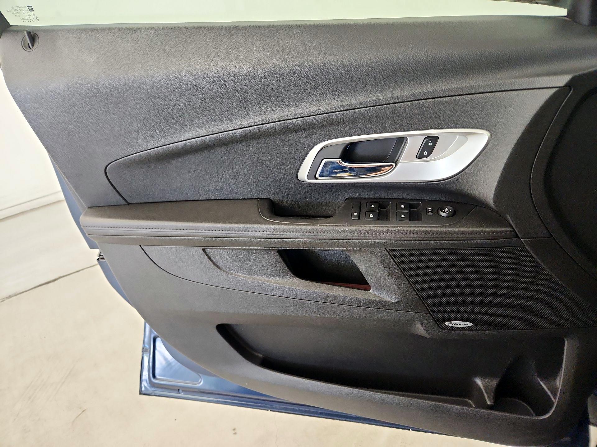 Thumbnail: 2017 Chevrolet Equinox - 12