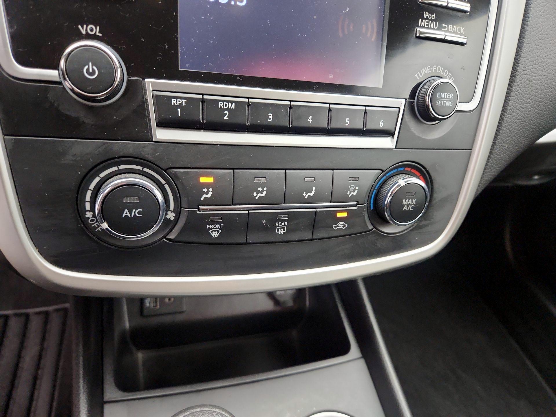 Thumbnail: 2017 Nissan Altima - 16