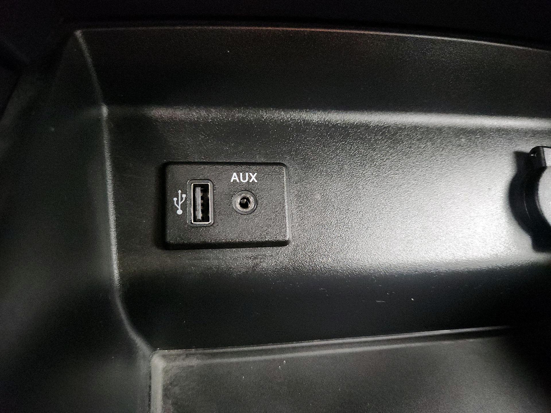 Thumbnail: 2017 Nissan Altima - 18