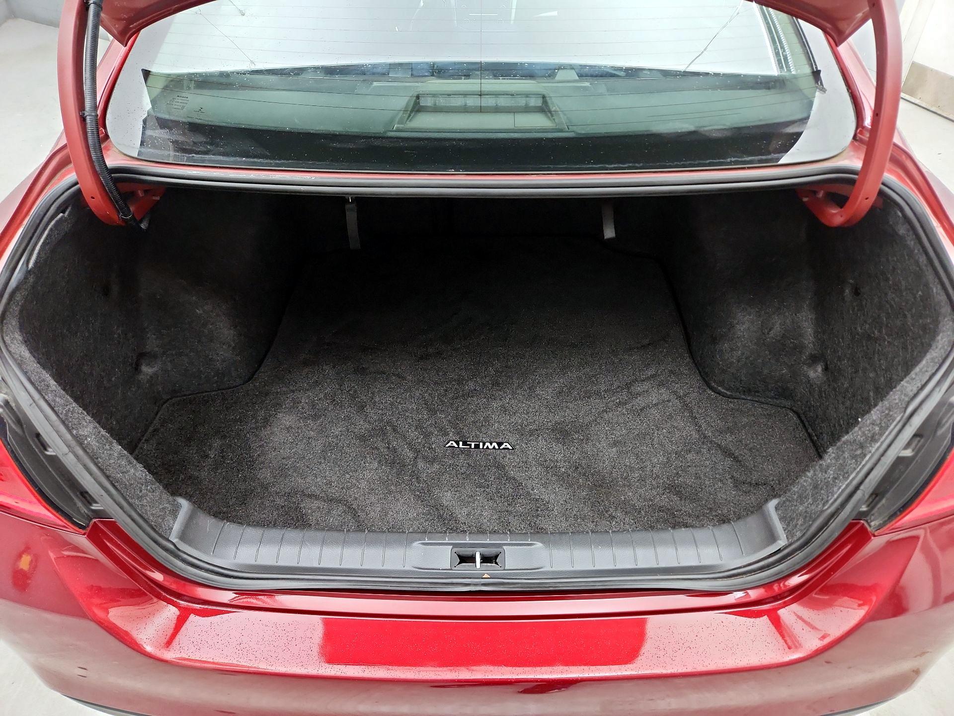 Thumbnail: 2017 Nissan Altima - 20