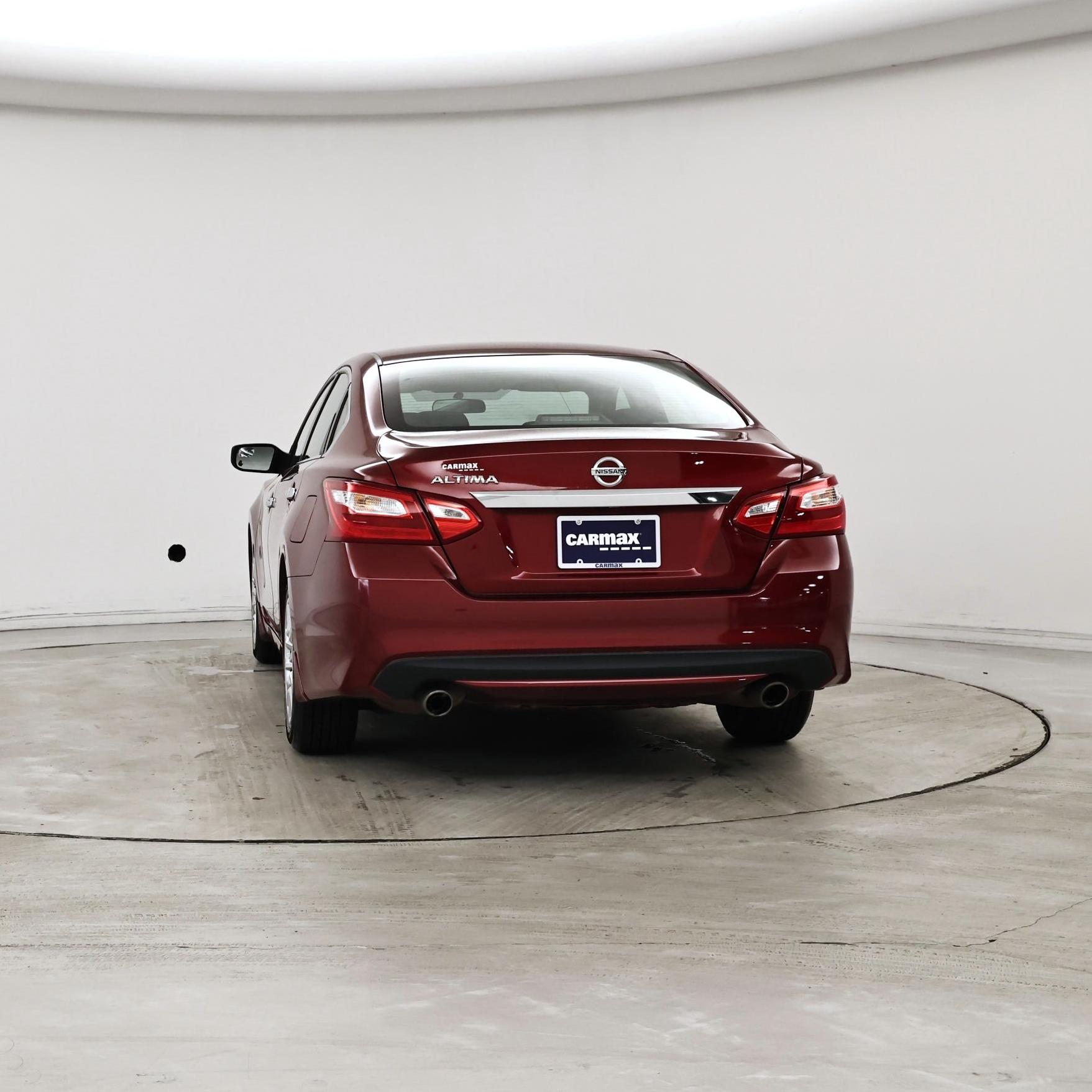 Thumbnail: 2017 Nissan Altima - 6