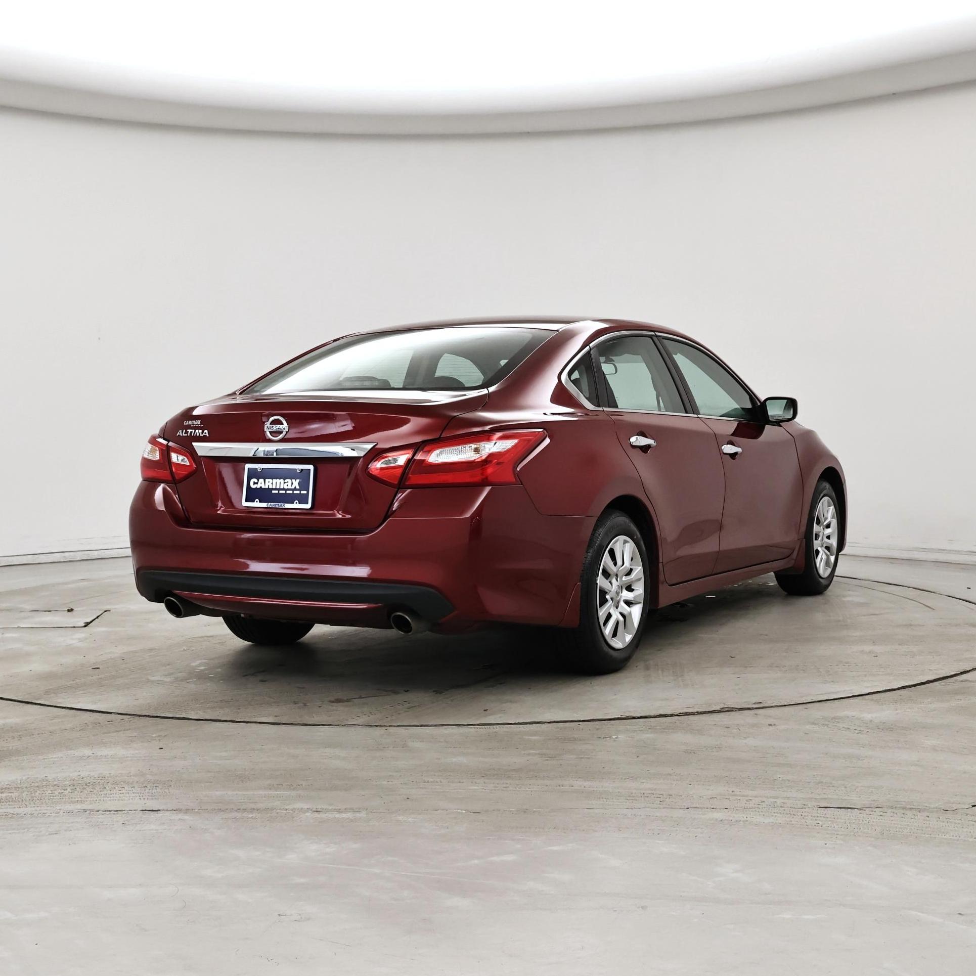 Thumbnail: 2017 Nissan Altima - 8