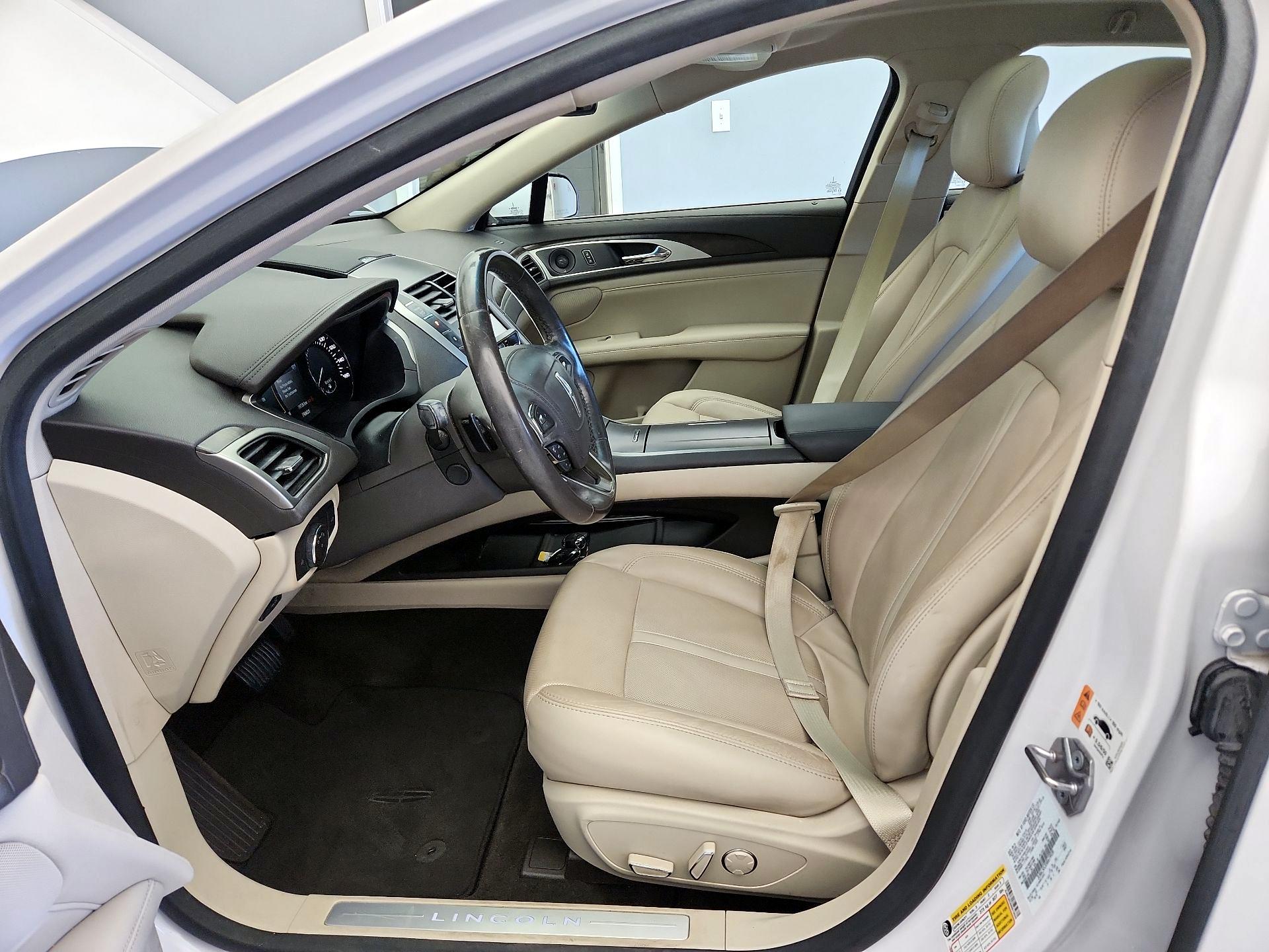 Thumbnail: 2017 Lincoln MKZ - 11