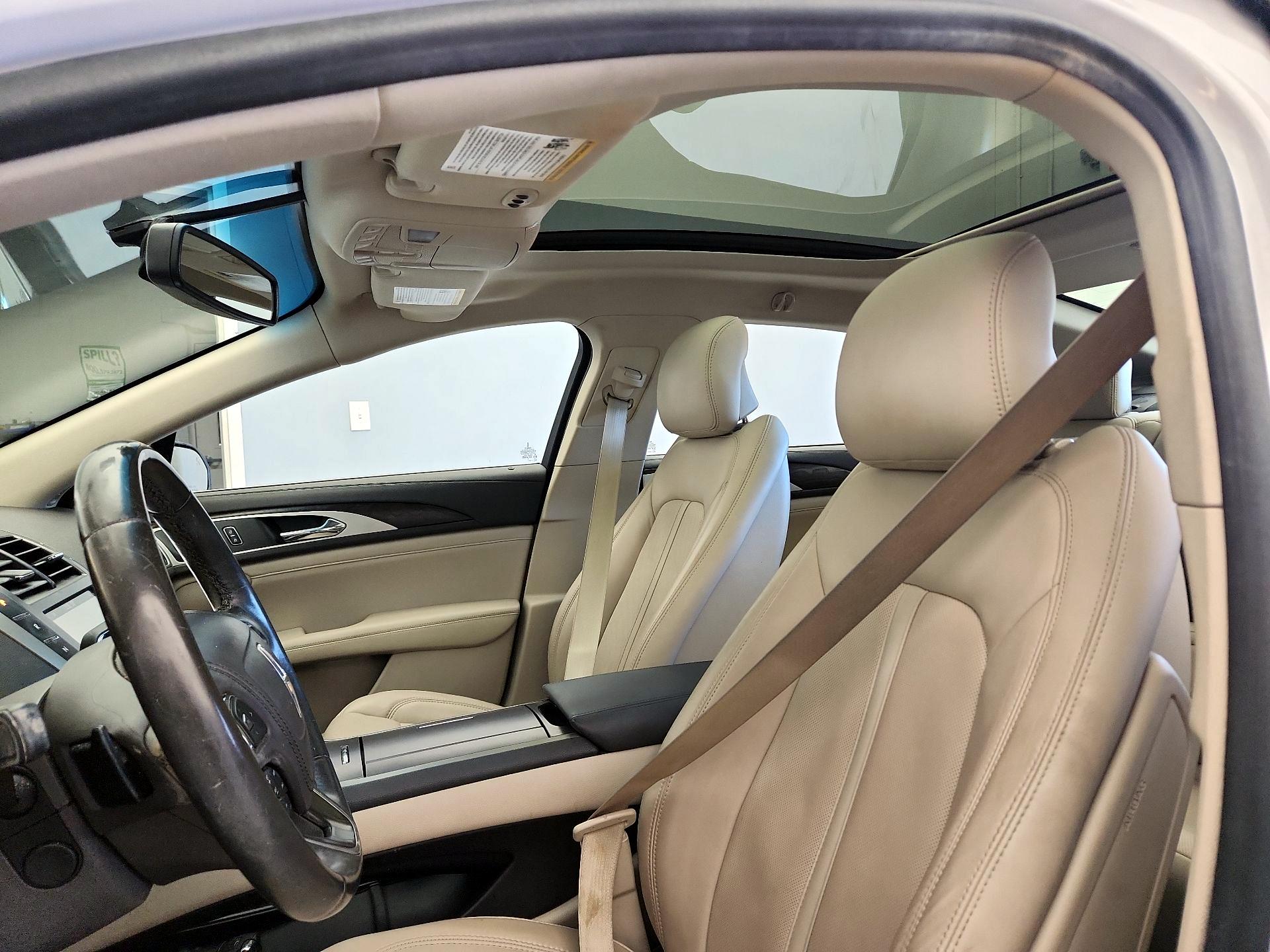 Thumbnail: 2017 Lincoln MKZ - 20