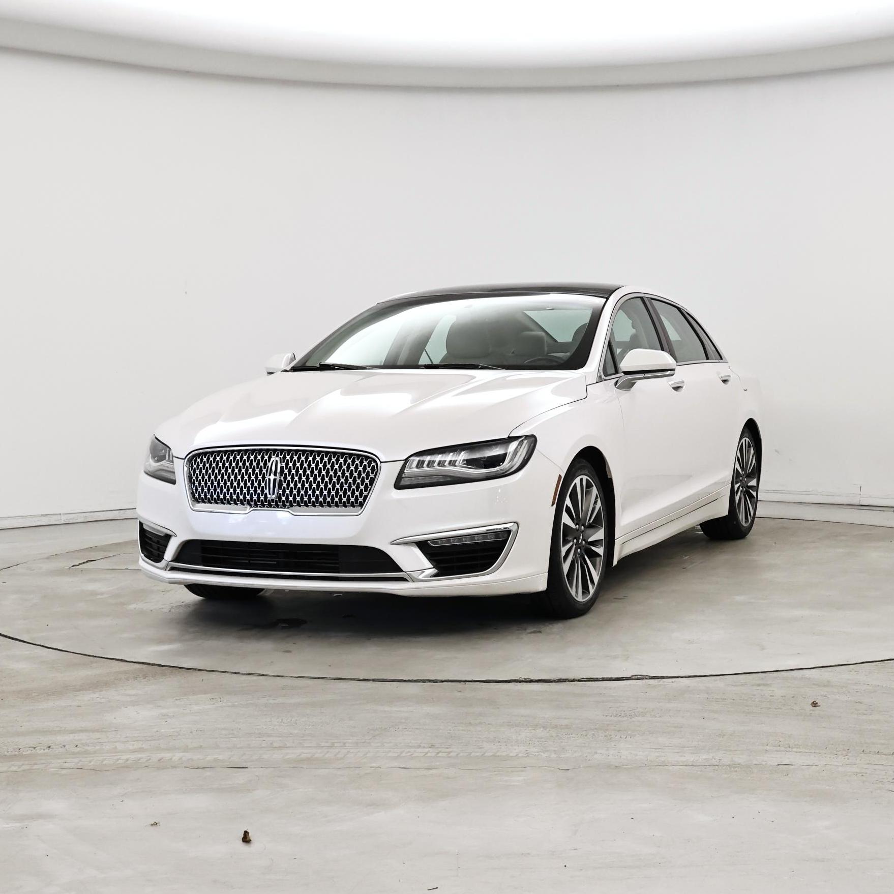 Thumbnail: 2017 Lincoln MKZ - 4