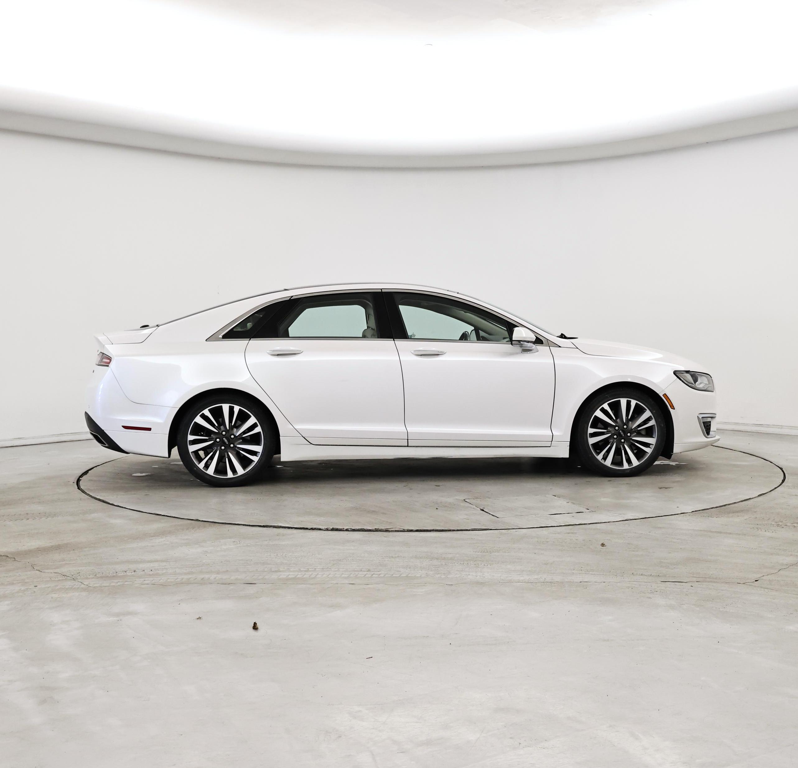 Thumbnail: 2017 Lincoln MKZ - 7