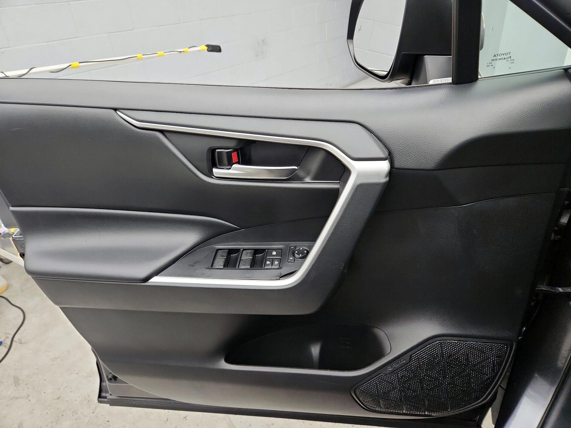 Thumbnail: 2021 Toyota RAV4 - 12