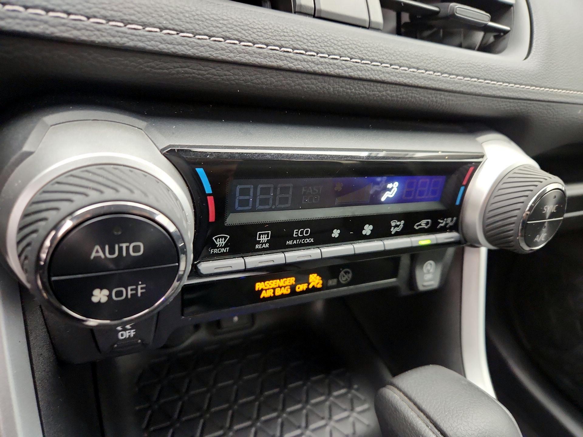 Thumbnail: 2021 Toyota RAV4 - 16