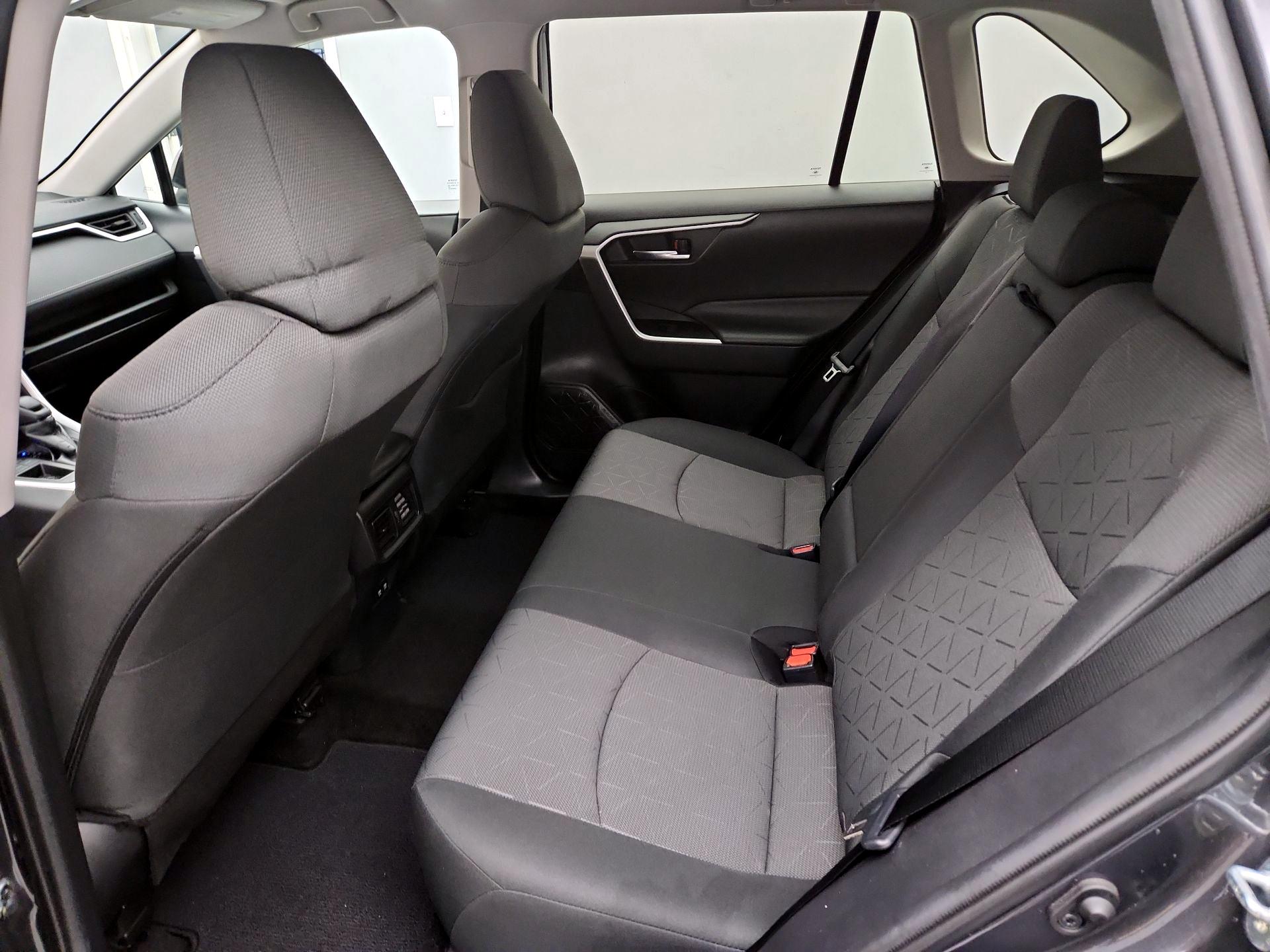 Thumbnail: 2021 Toyota RAV4 - 19