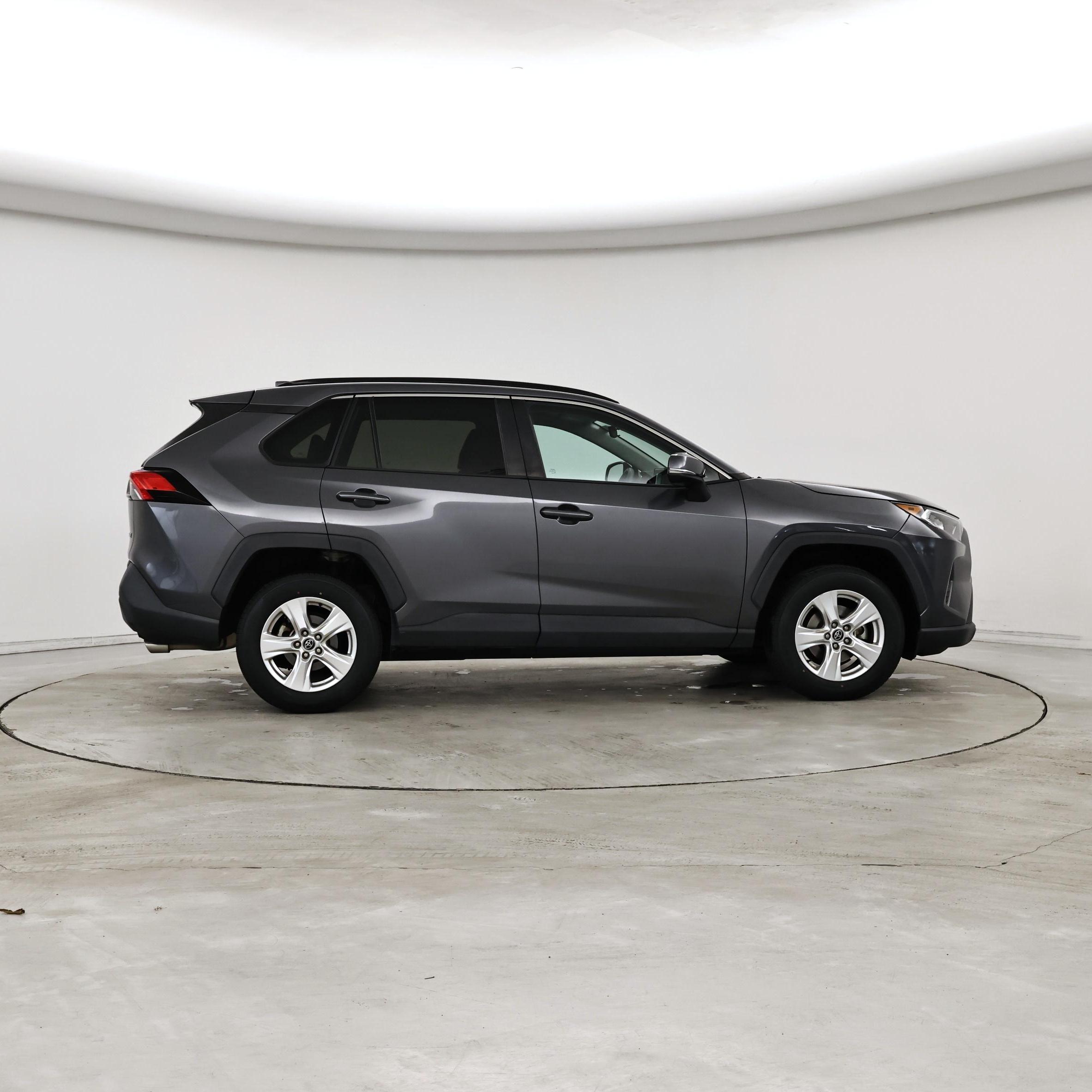 Thumbnail: 2021 Toyota RAV4 - 7