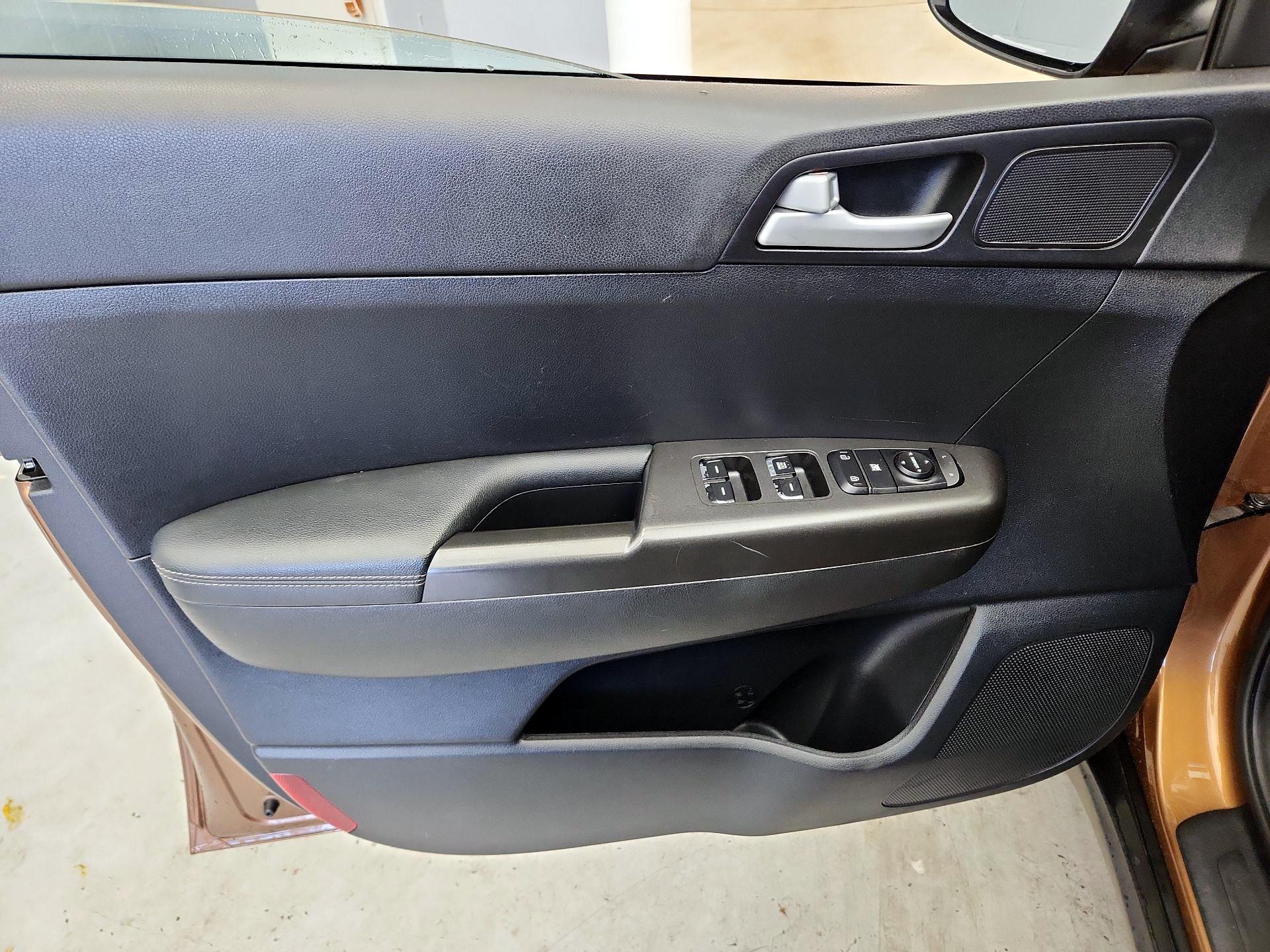 Thumbnail: 2018 Kia Sportage - 12