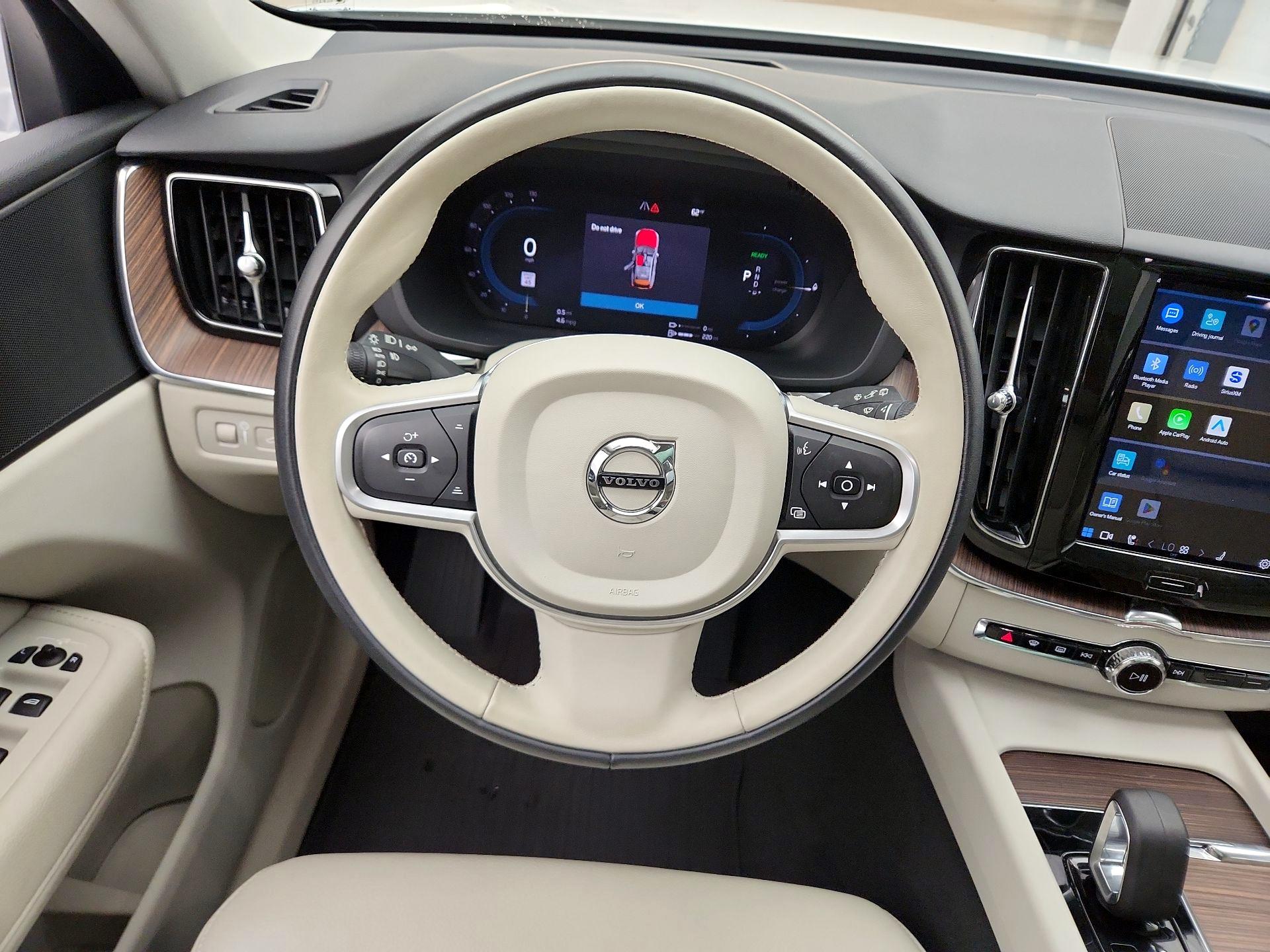 Thumbnail: 2022 Volvo XC60 - 10