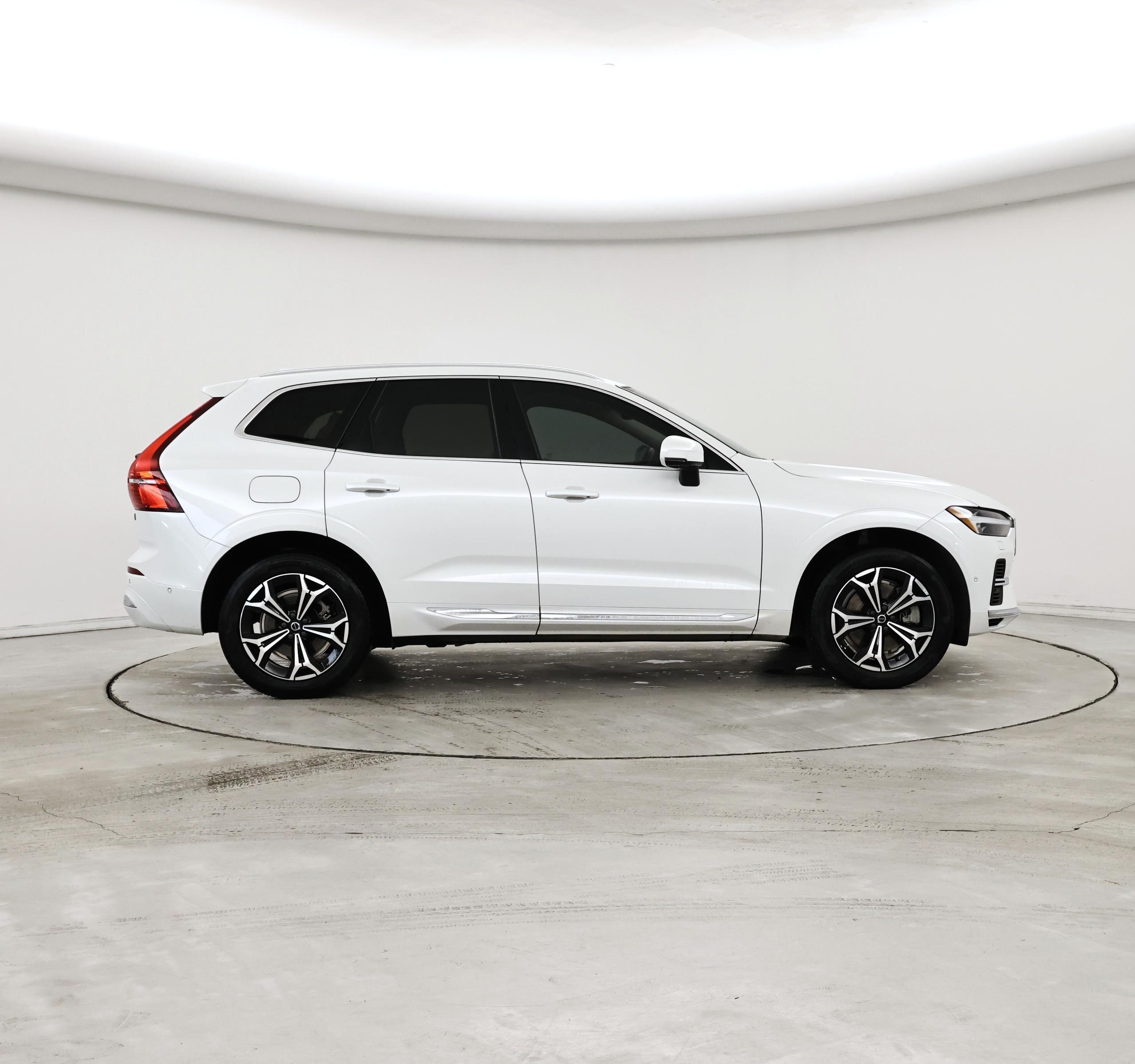 Thumbnail: 2022 Volvo XC60 - 7