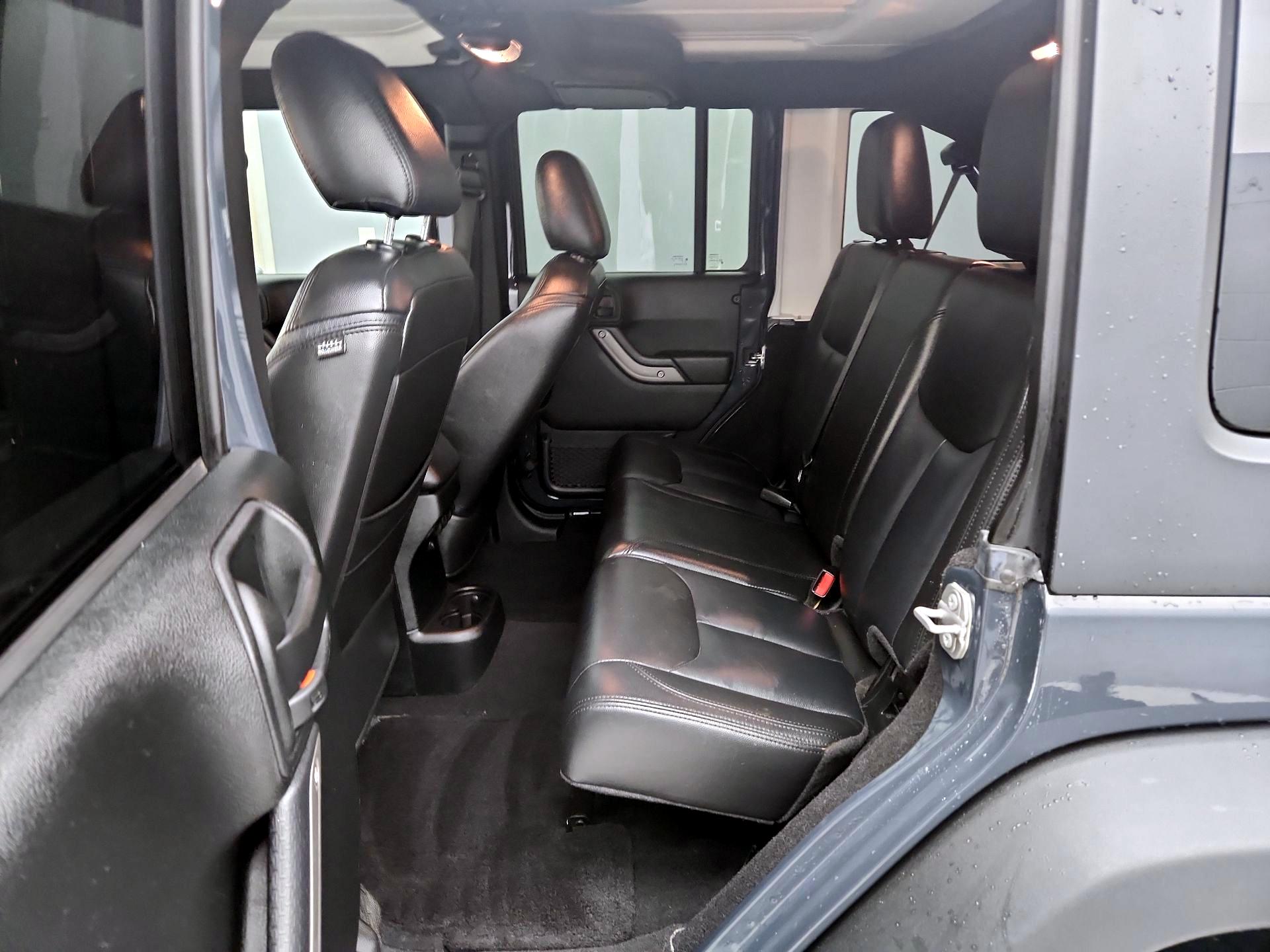 Thumbnail: 2018 Jeep Wrangler - 17