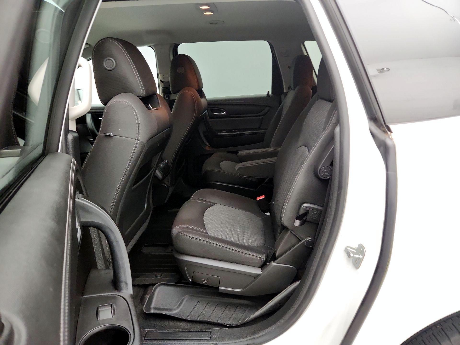 Thumbnail: 2017 Chevrolet Traverse - 19