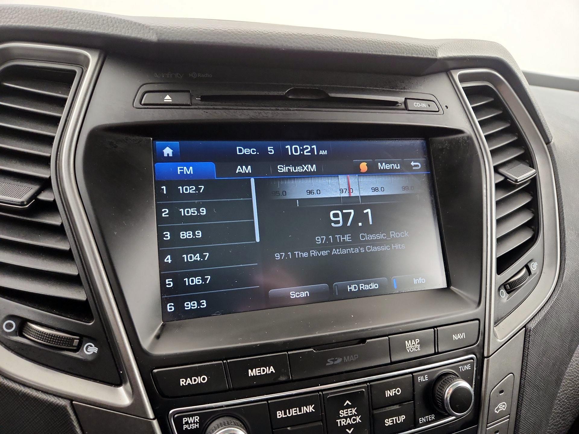 Thumbnail: 2017 Hyundai Santa Fe - 16