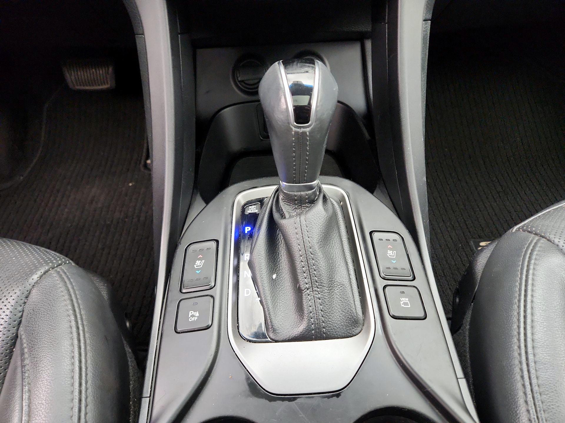 Thumbnail: 2017 Hyundai Santa Fe - 18