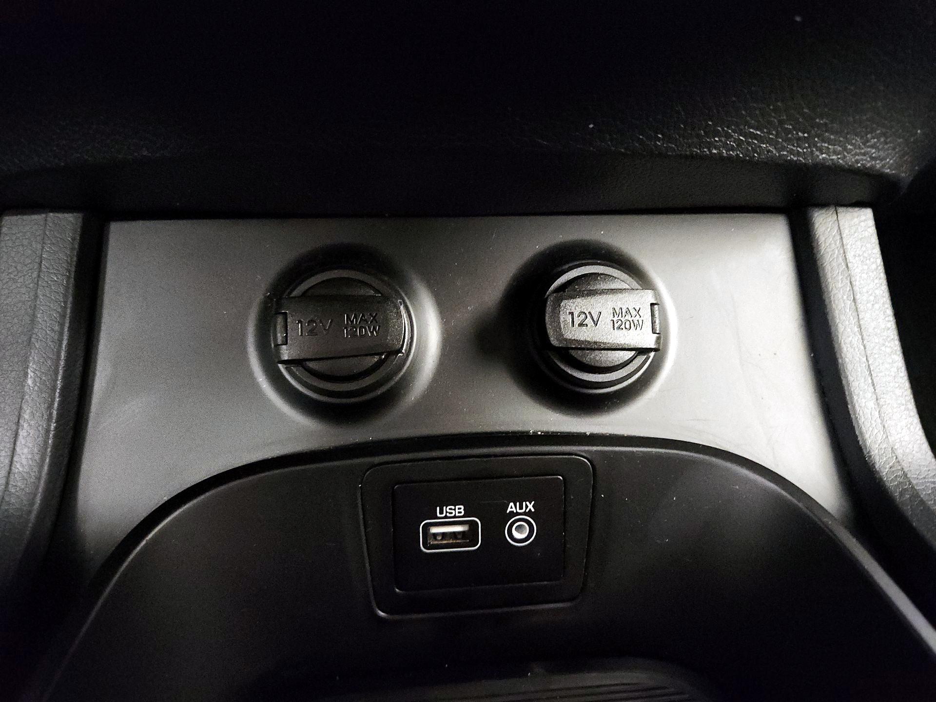 Thumbnail: 2017 Hyundai Santa Fe - 19