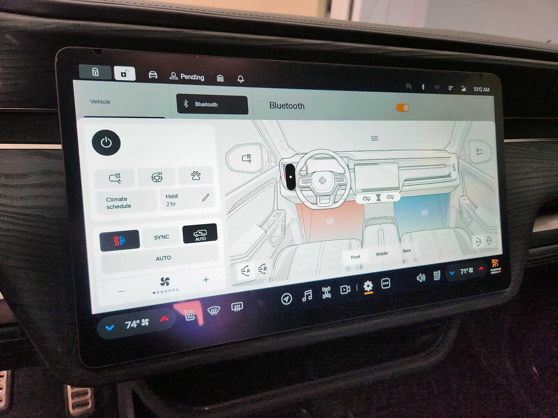 Thumbnail: 2024 Rivian R1S - 15