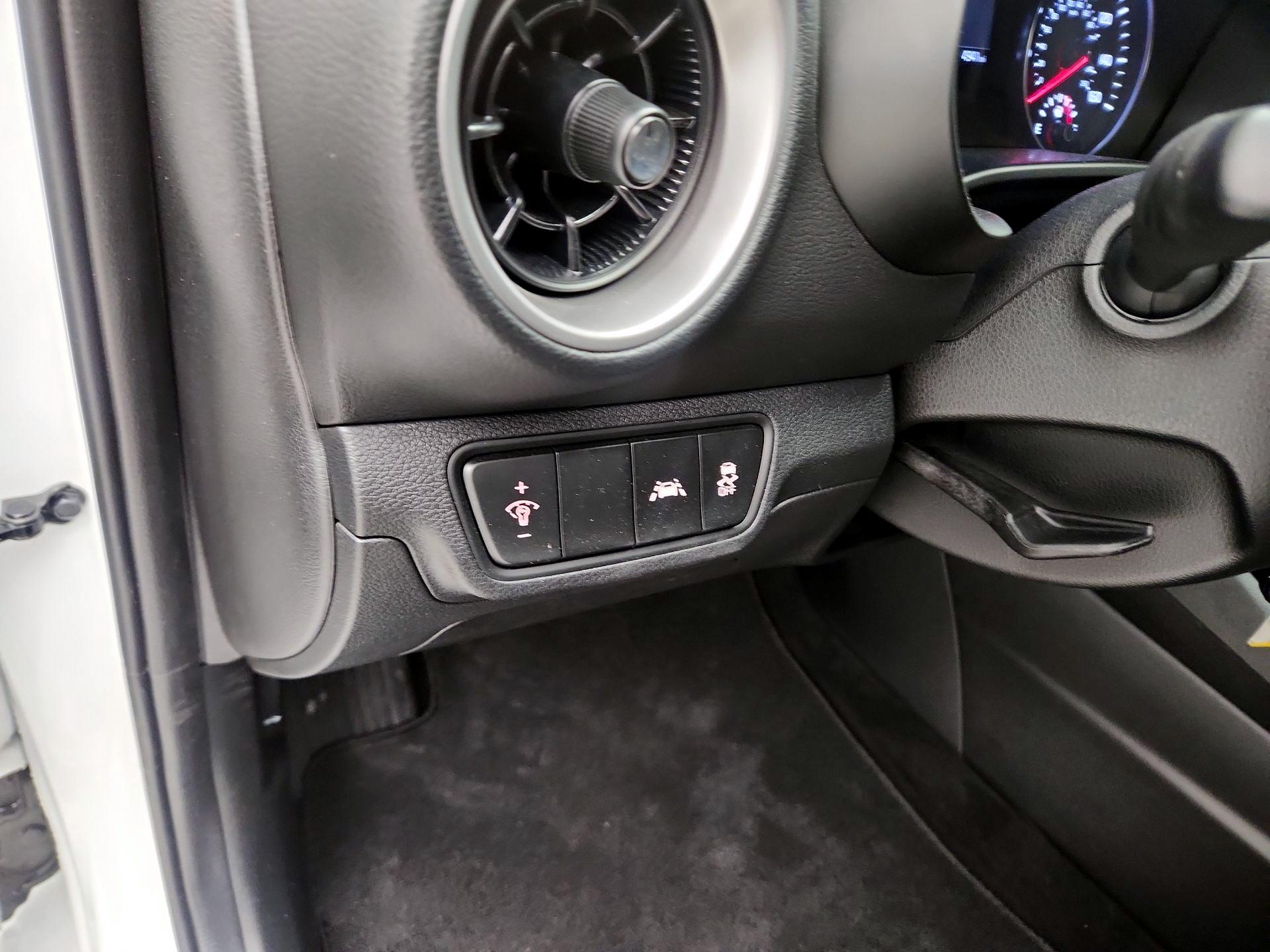 Thumbnail: 2021 Kia Forte - 13