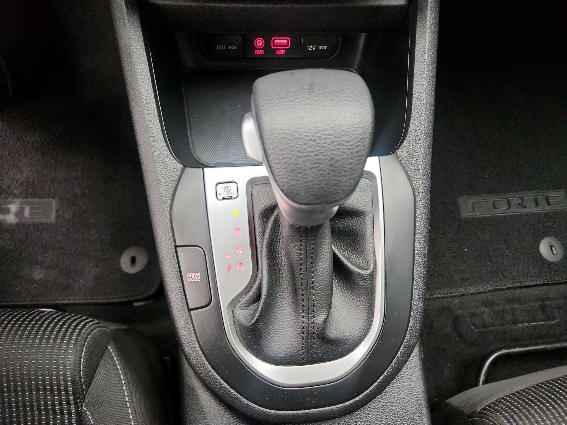 Thumbnail: 2021 Kia Forte - 16