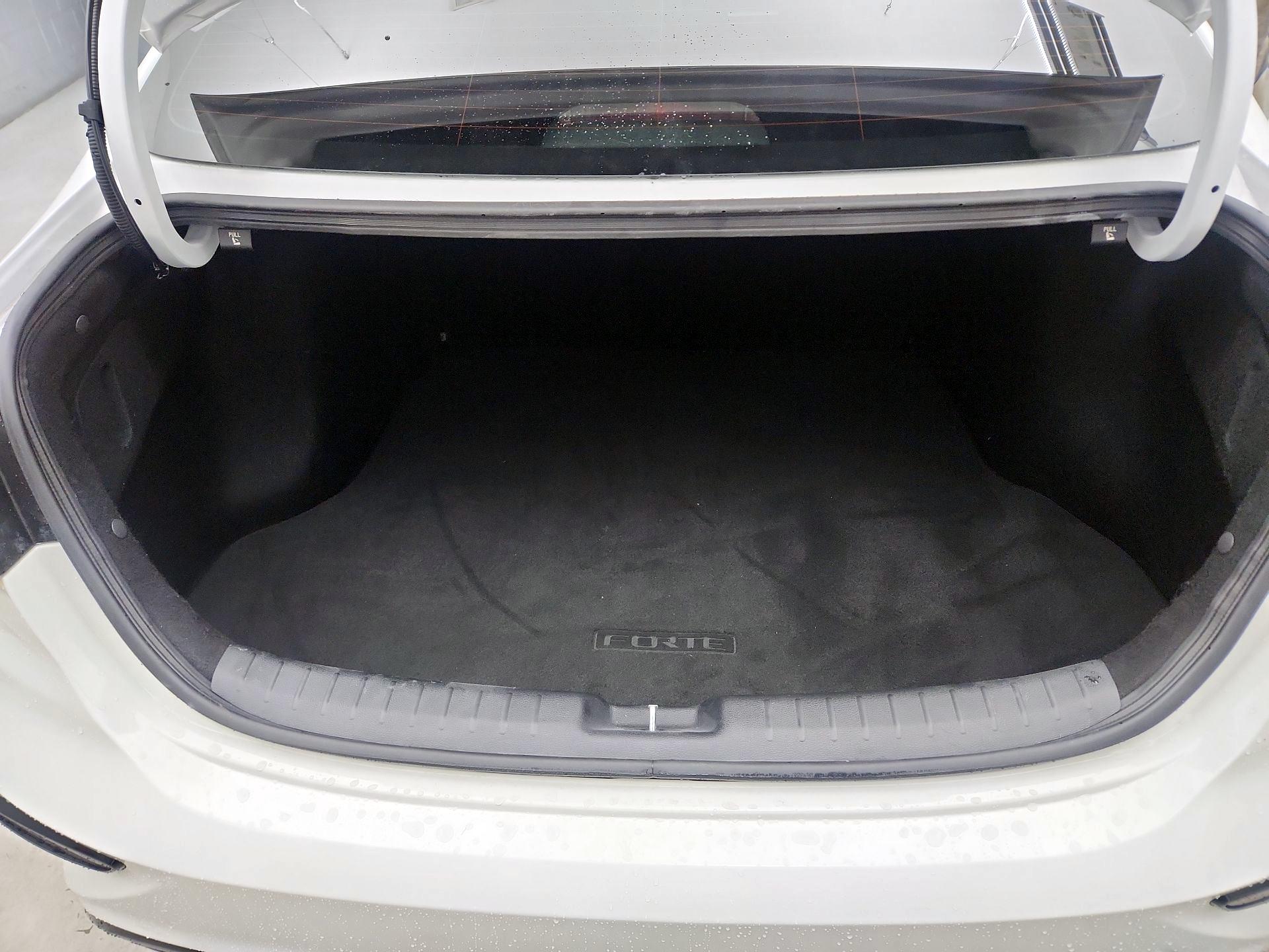 Thumbnail: 2021 Kia Forte - 19