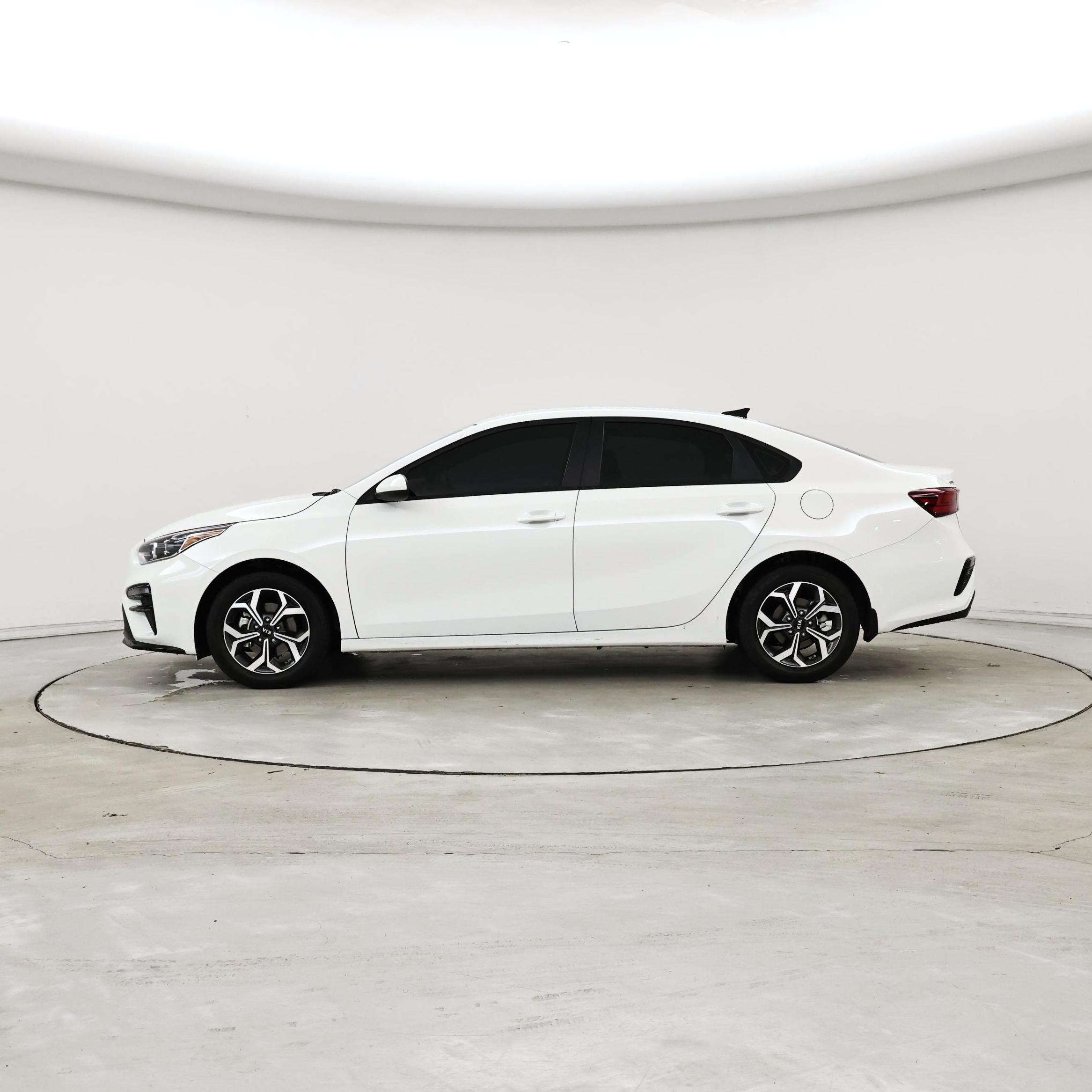 Thumbnail: 2021 Kia Forte - 3