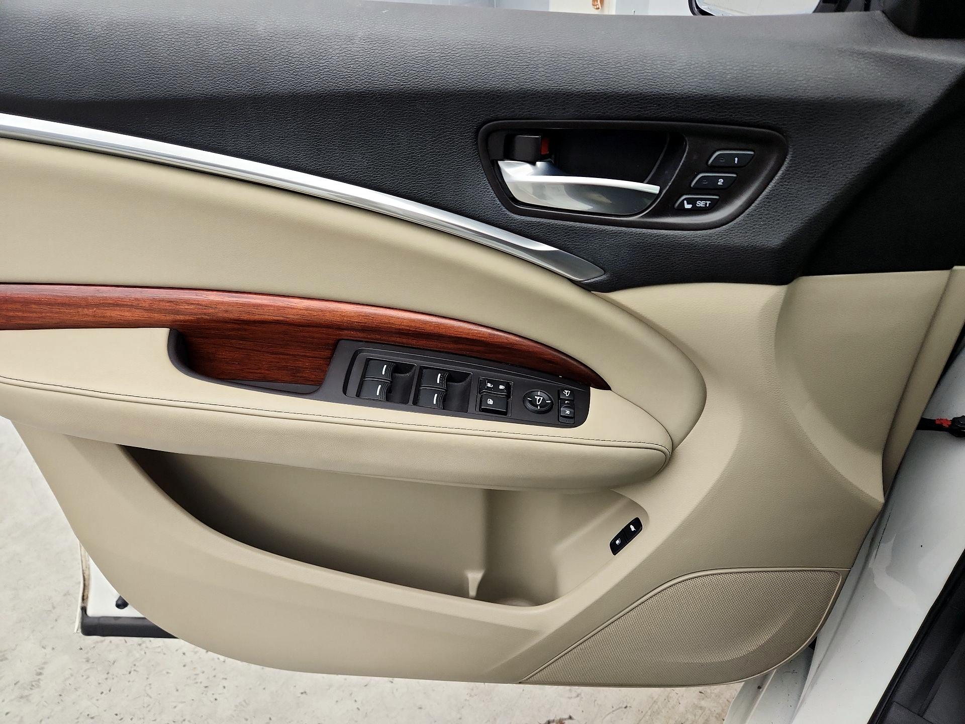 Thumbnail: 2017 Acura MDX - 12