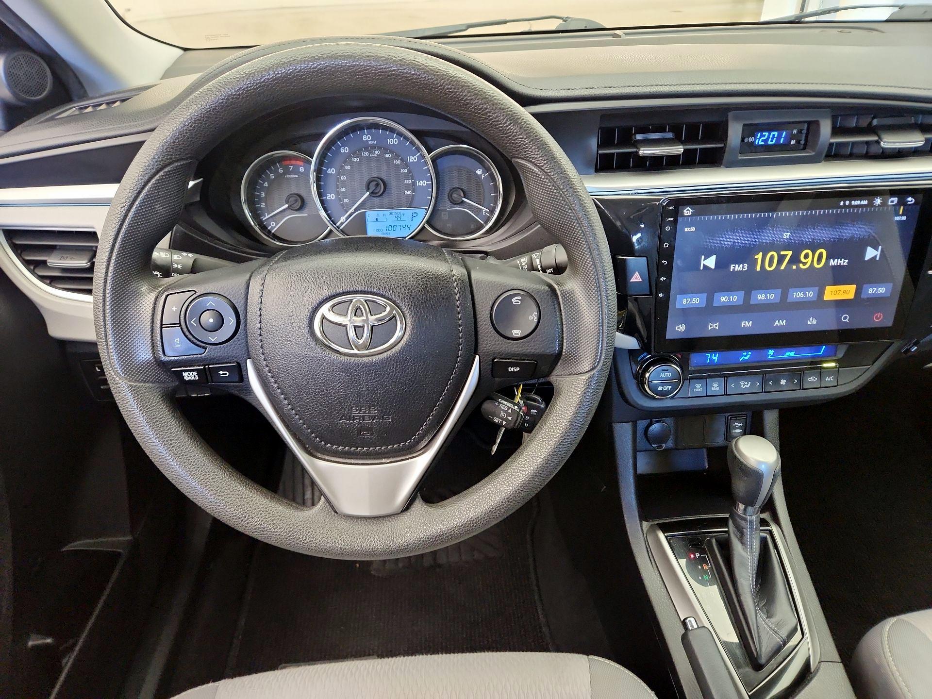 Thumbnail: 2015 Toyota Corolla - 10