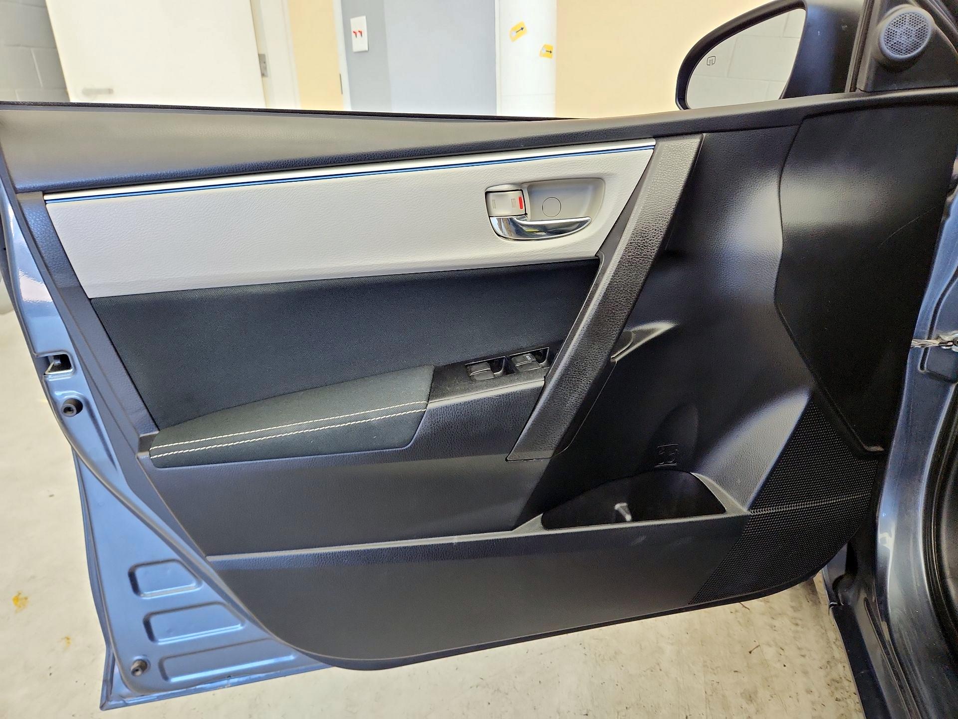 Thumbnail: 2015 Toyota Corolla - 12