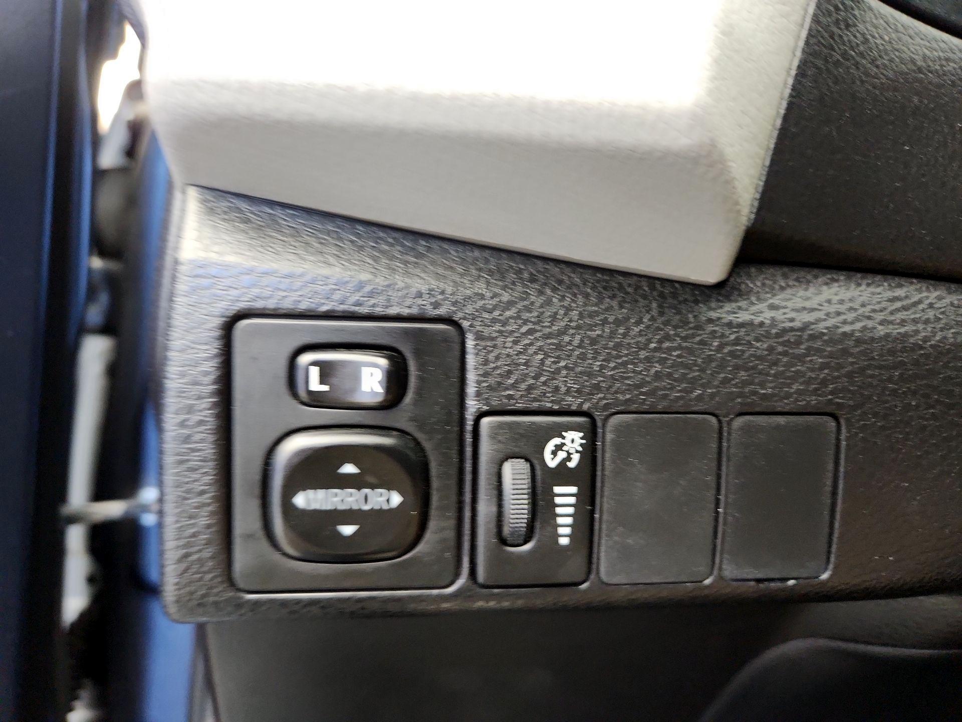 Thumbnail: 2015 Toyota Corolla - 13