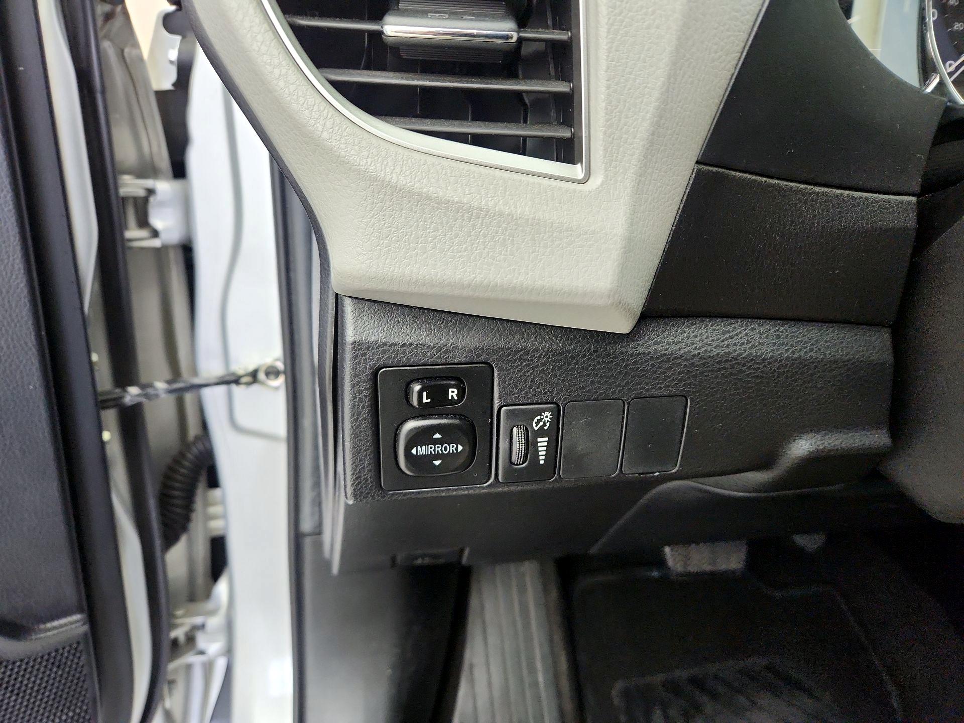 Thumbnail: 2016 Toyota Corolla - 13