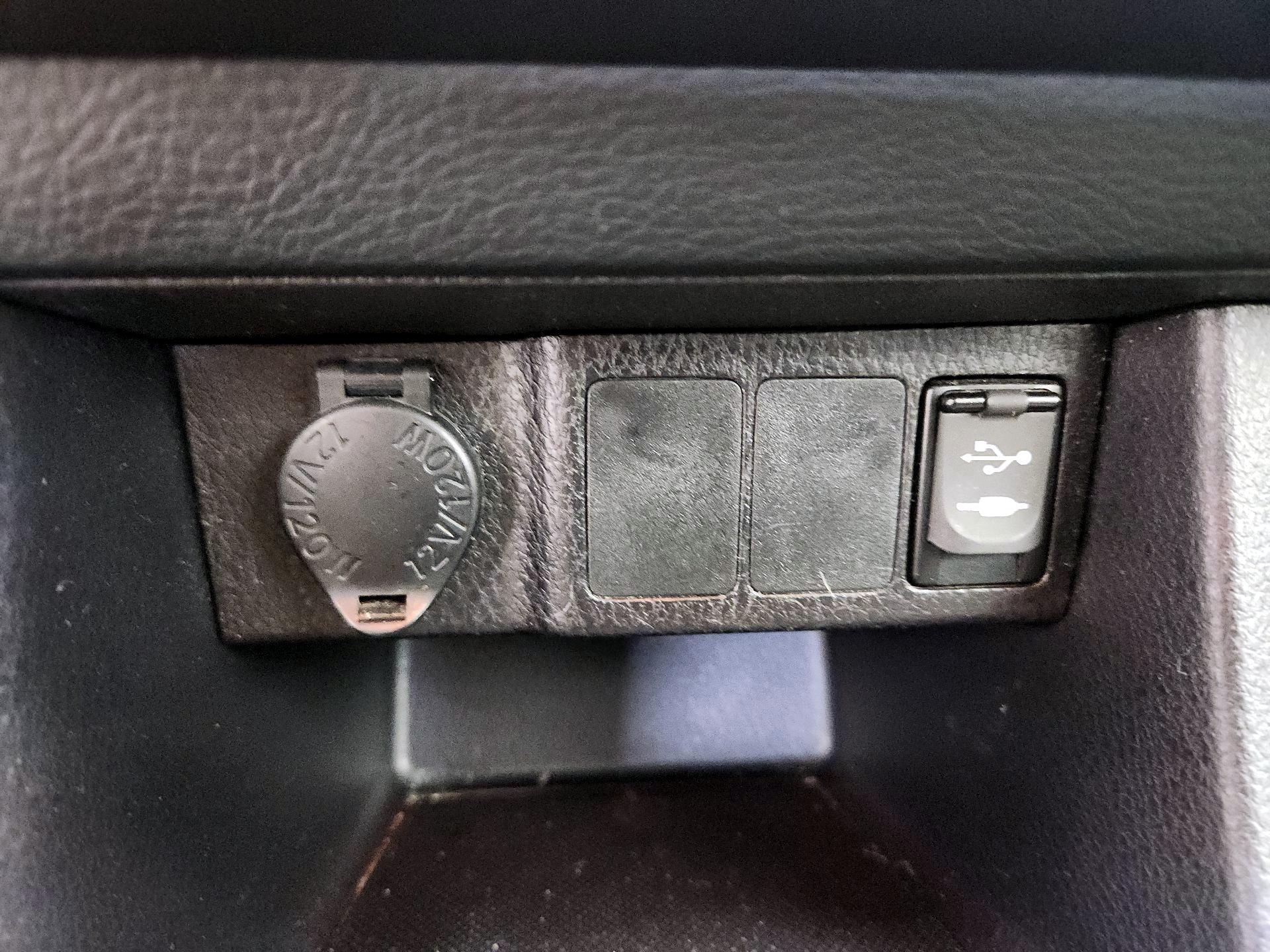 Thumbnail: 2016 Toyota Corolla - 18