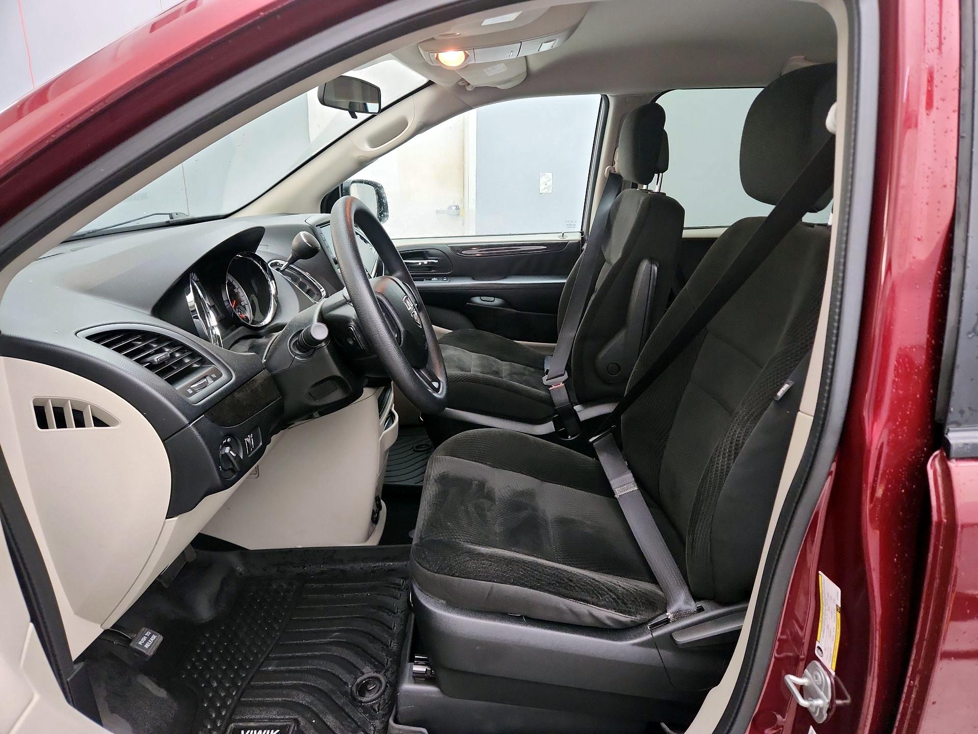 Thumbnail: 2018 Dodge Grand Caravan - 11