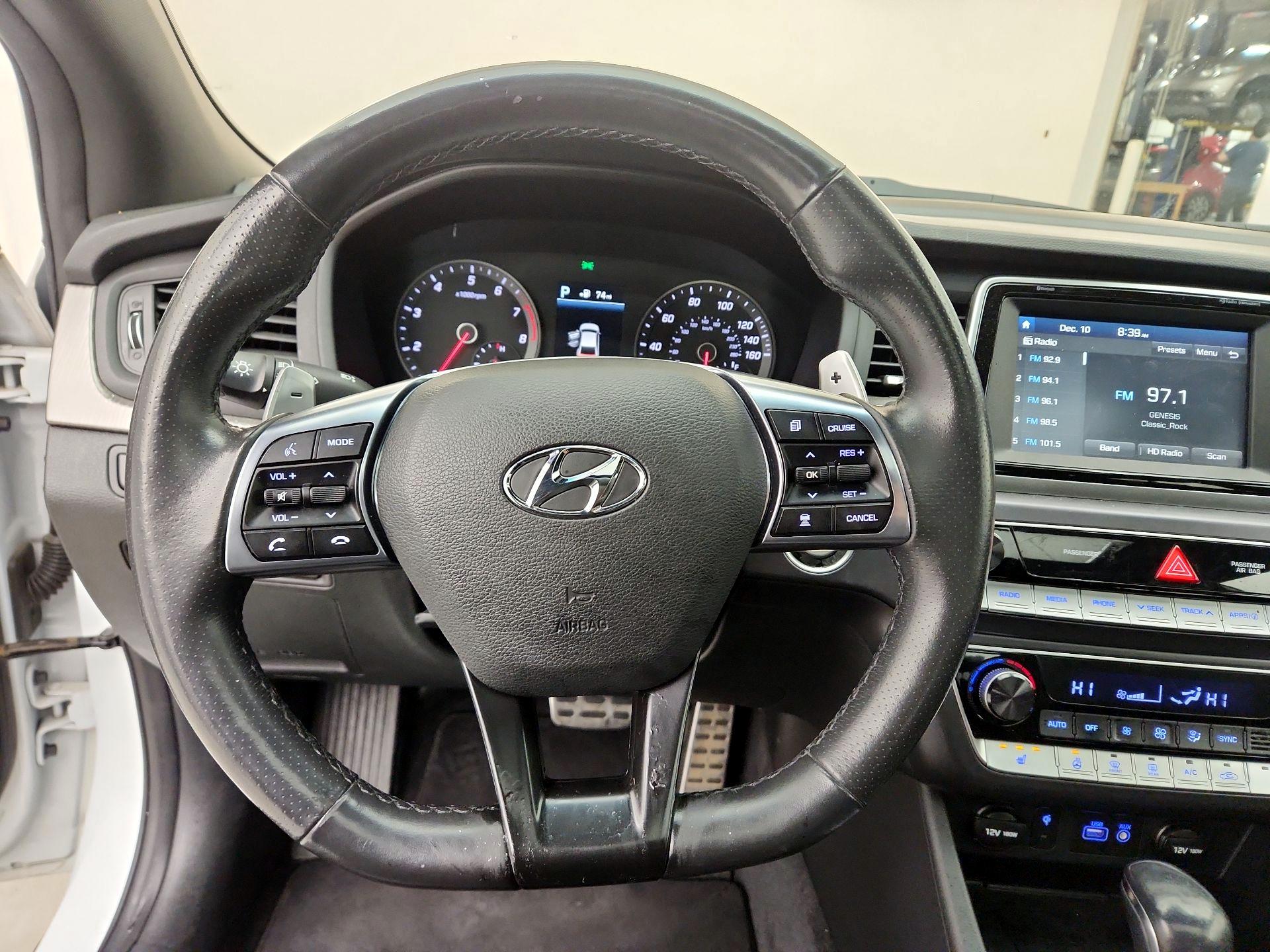 Thumbnail: 2018 Hyundai Sonata - 10