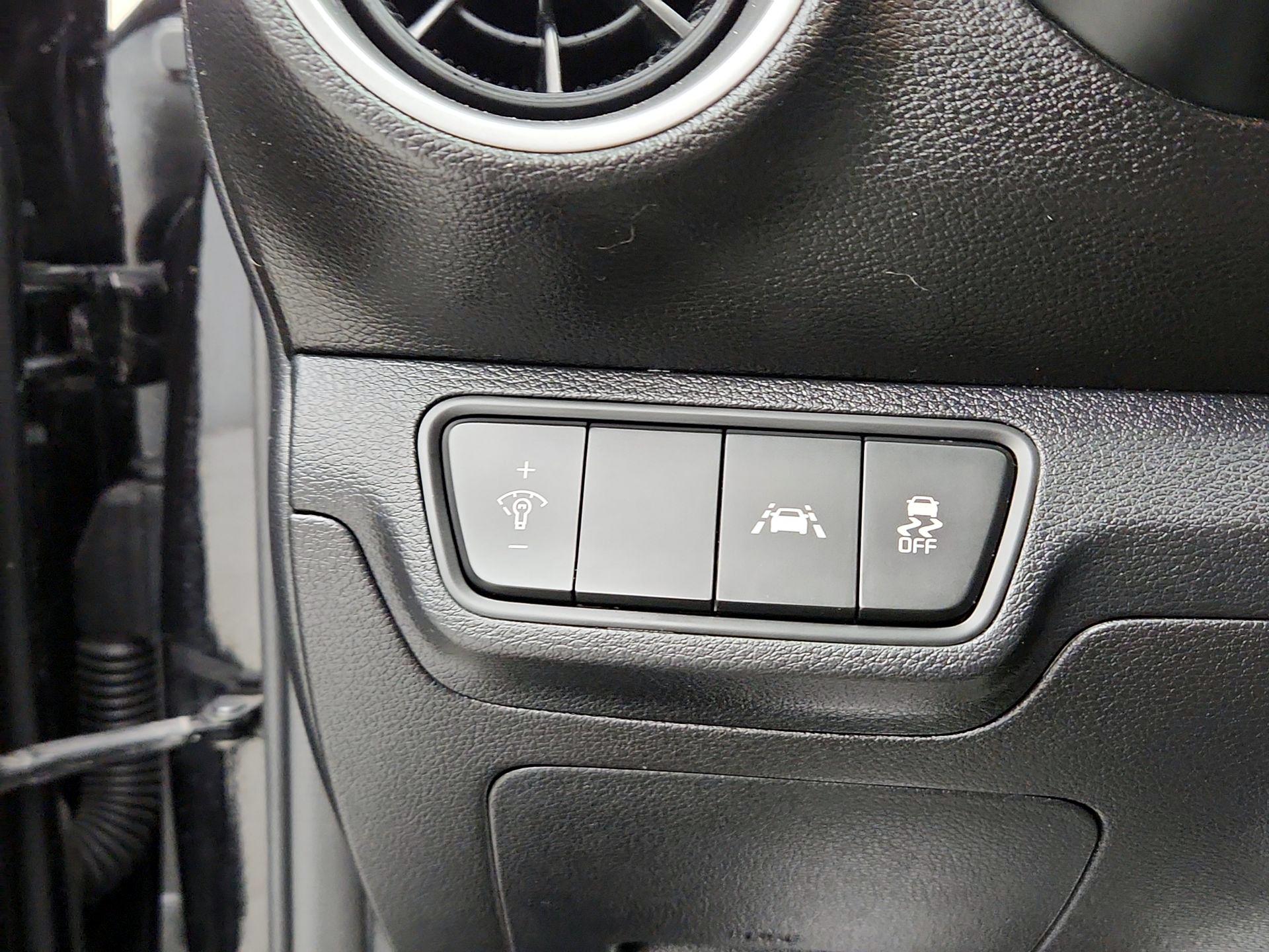 Thumbnail: 2021 Kia Forte - 13