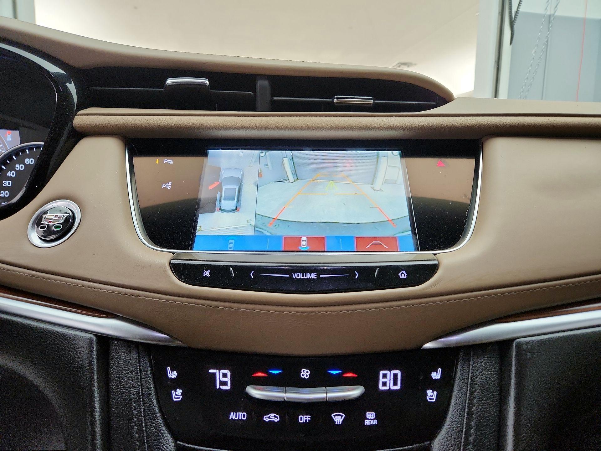 Thumbnail: 2019 Cadillac XT5 - 15