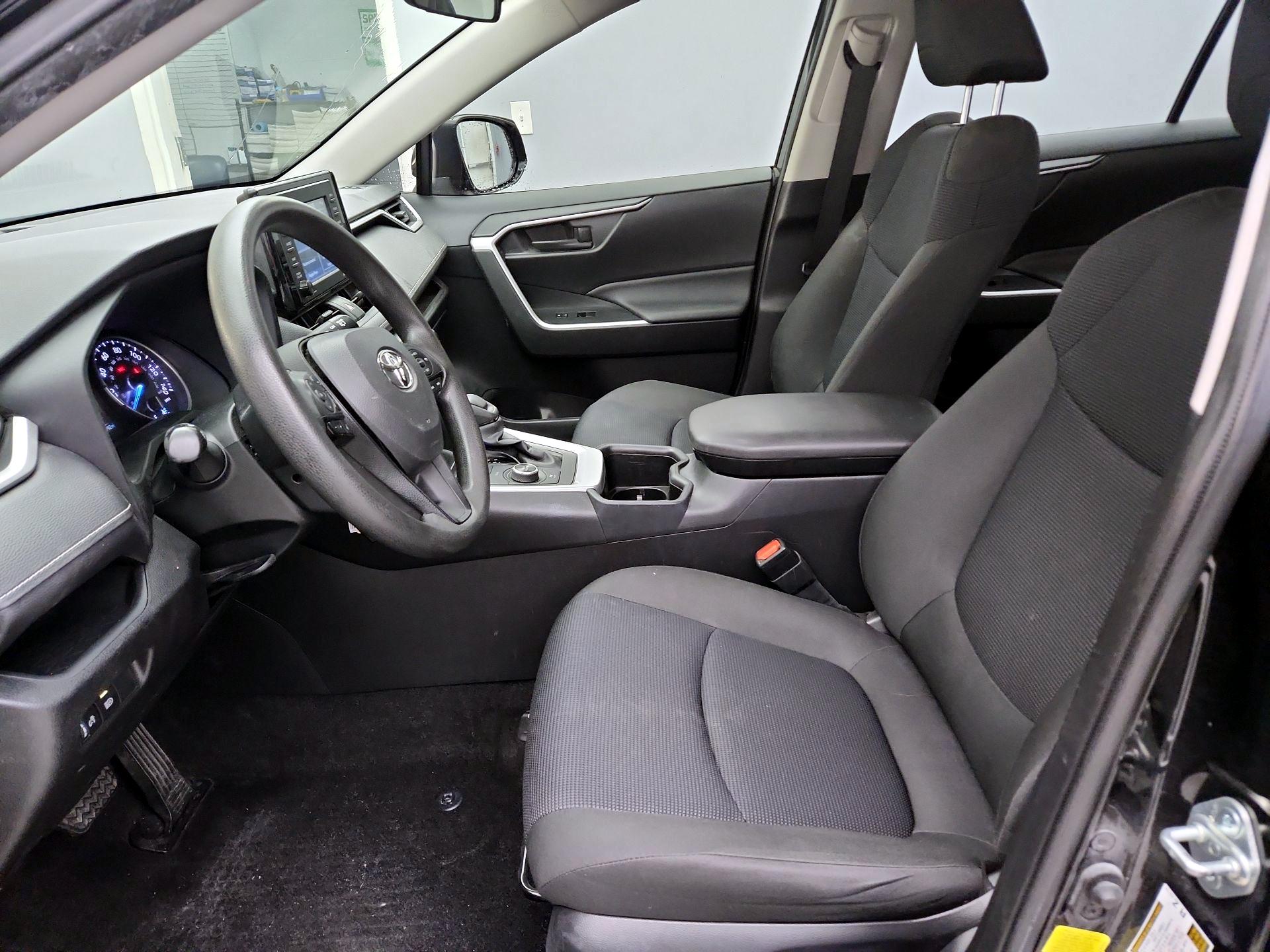 Thumbnail: 2022 Toyota RAV4 - 11