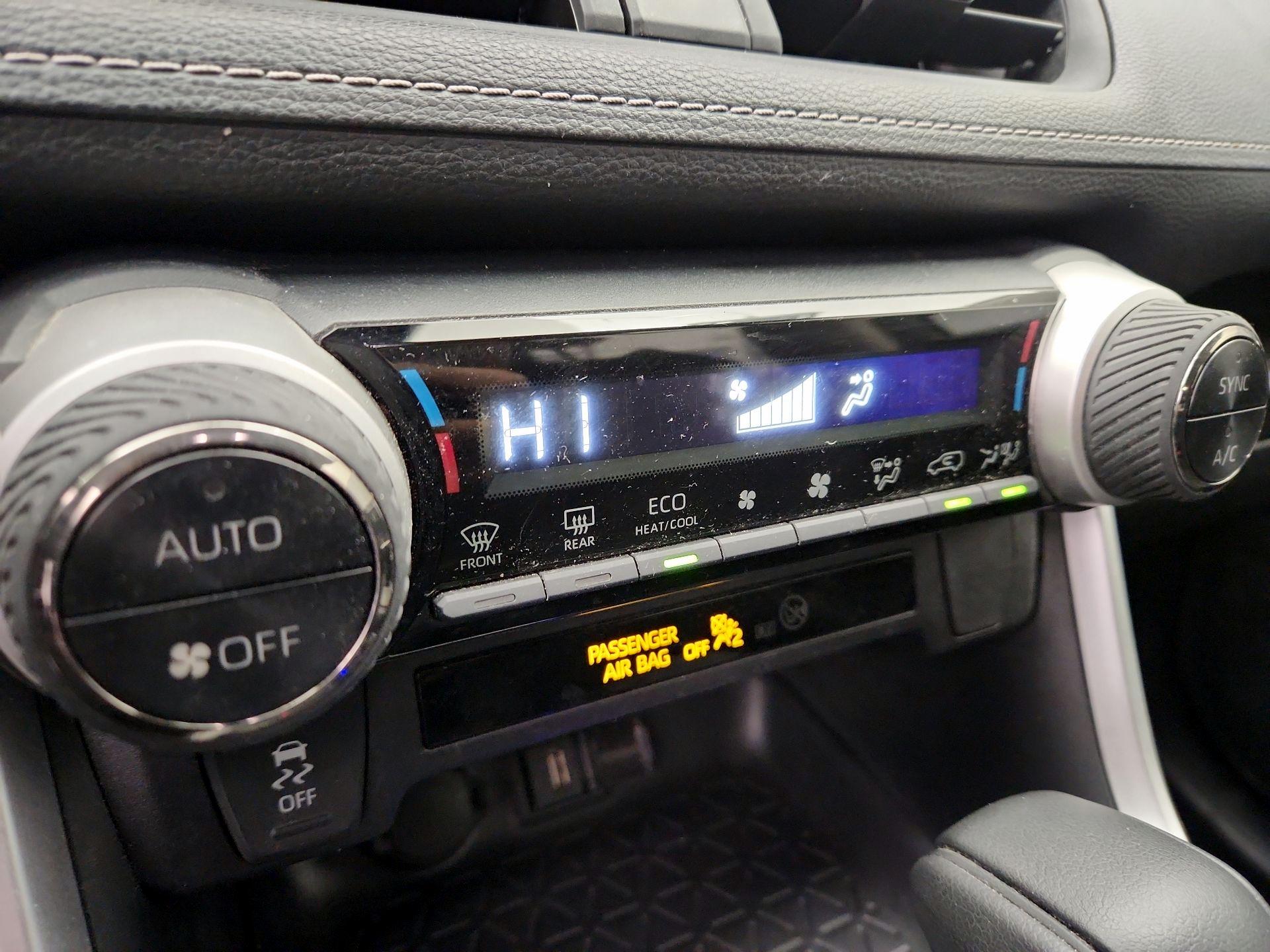 Thumbnail: 2022 Toyota RAV4 - 16