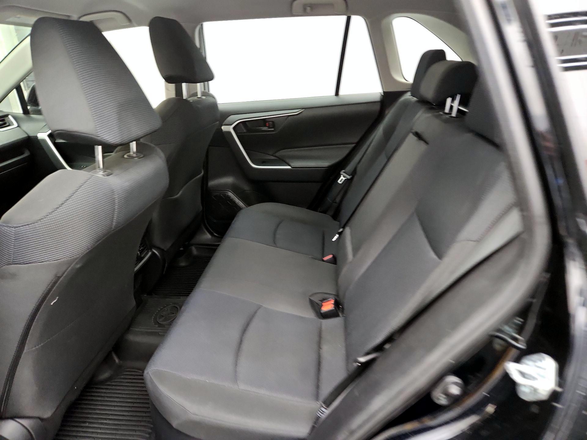 Thumbnail: 2022 Toyota RAV4 - 19