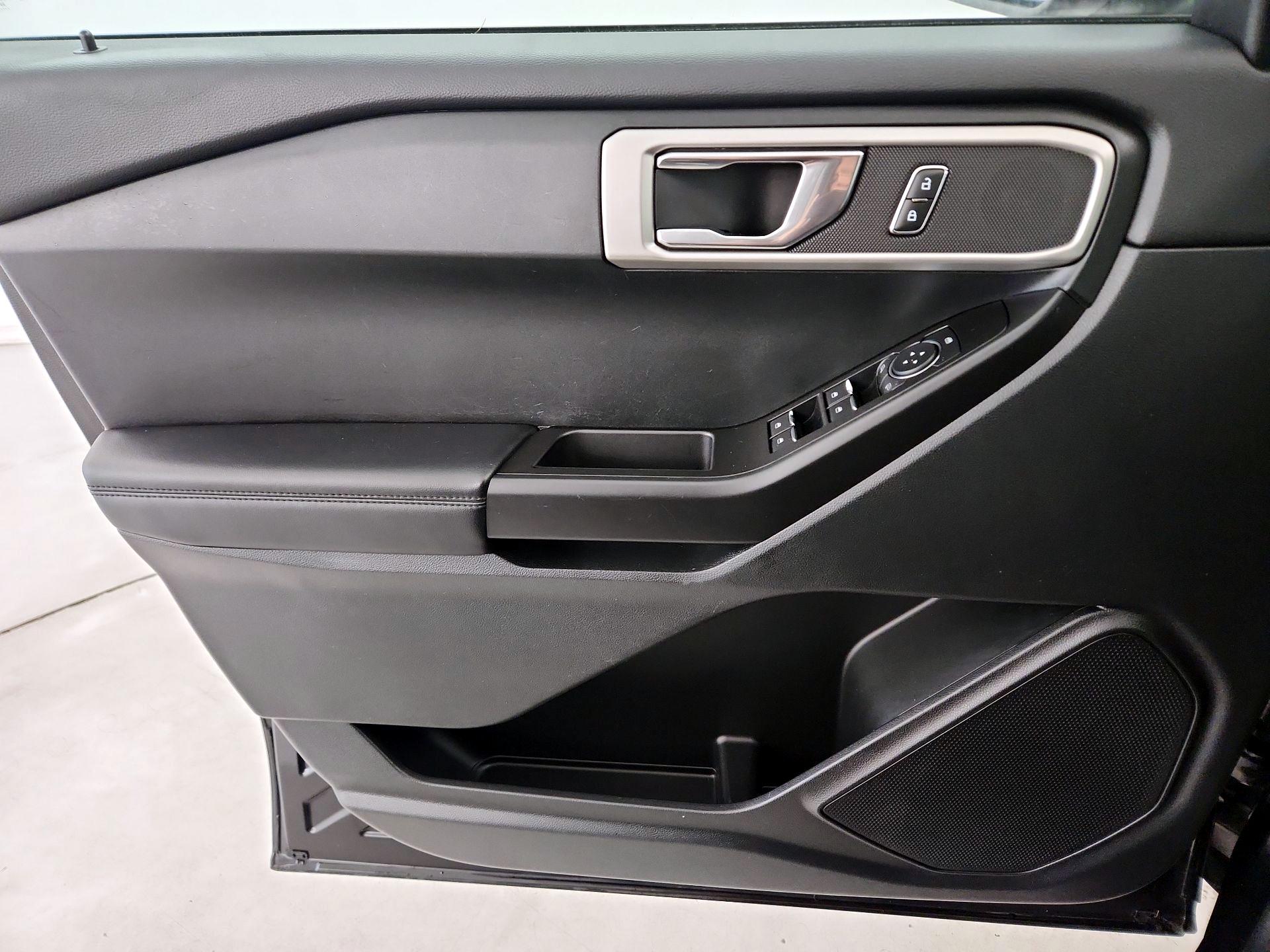 Thumbnail: 2020 Ford Explorer - 12