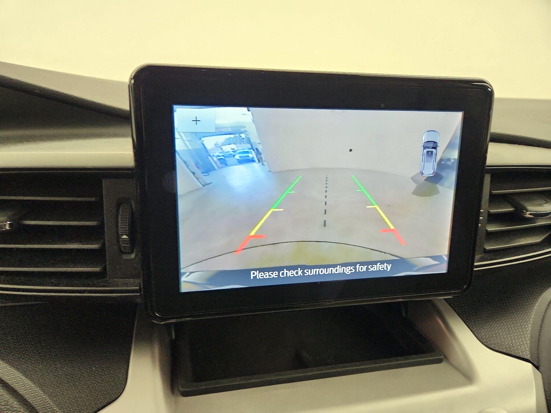 Thumbnail: 2020 Ford Explorer - 14